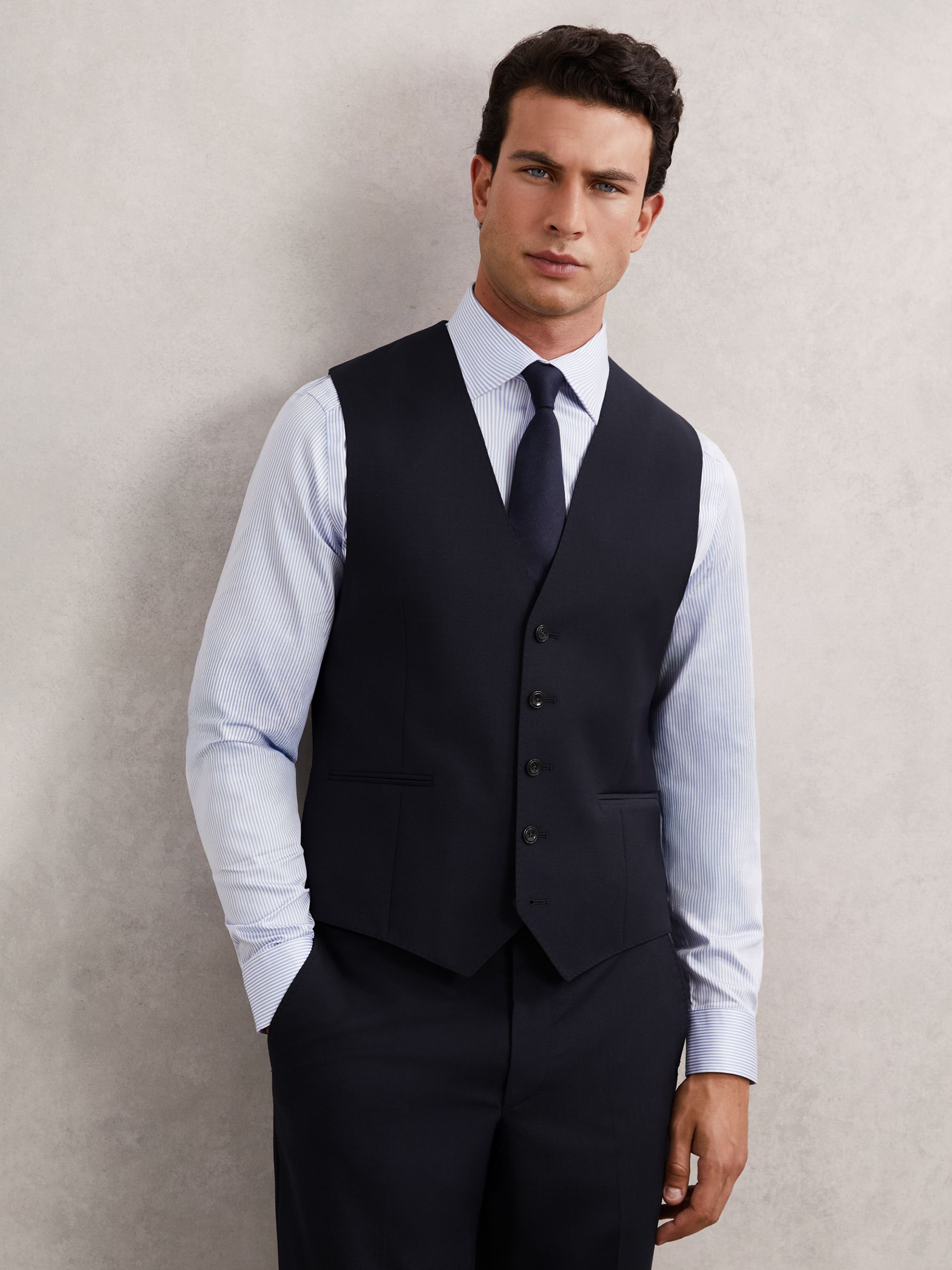 Wool-Blend Slim-Fit Waistcoat in Navy