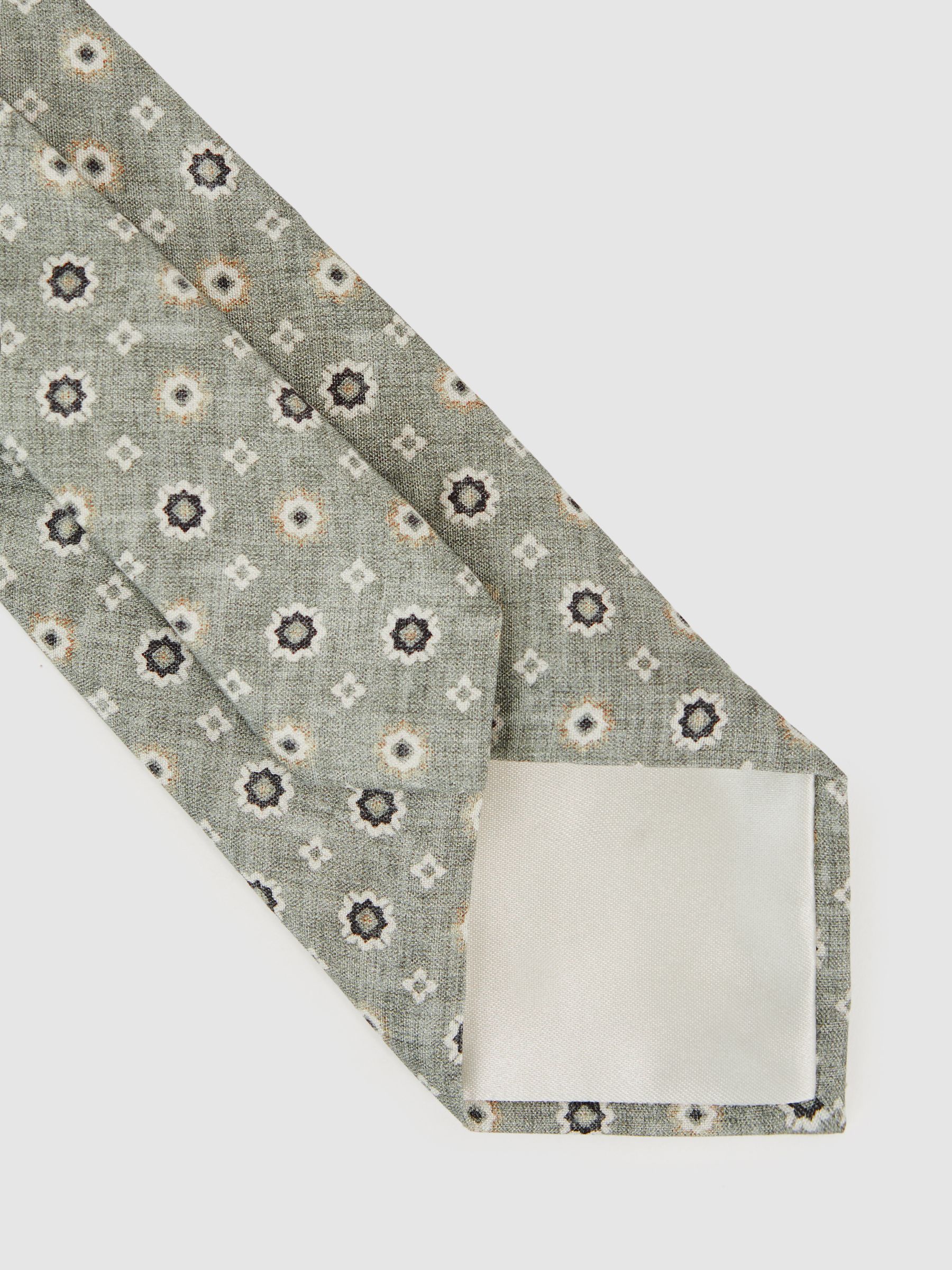 Silk Floral-Medallion Tie in Soft Sage