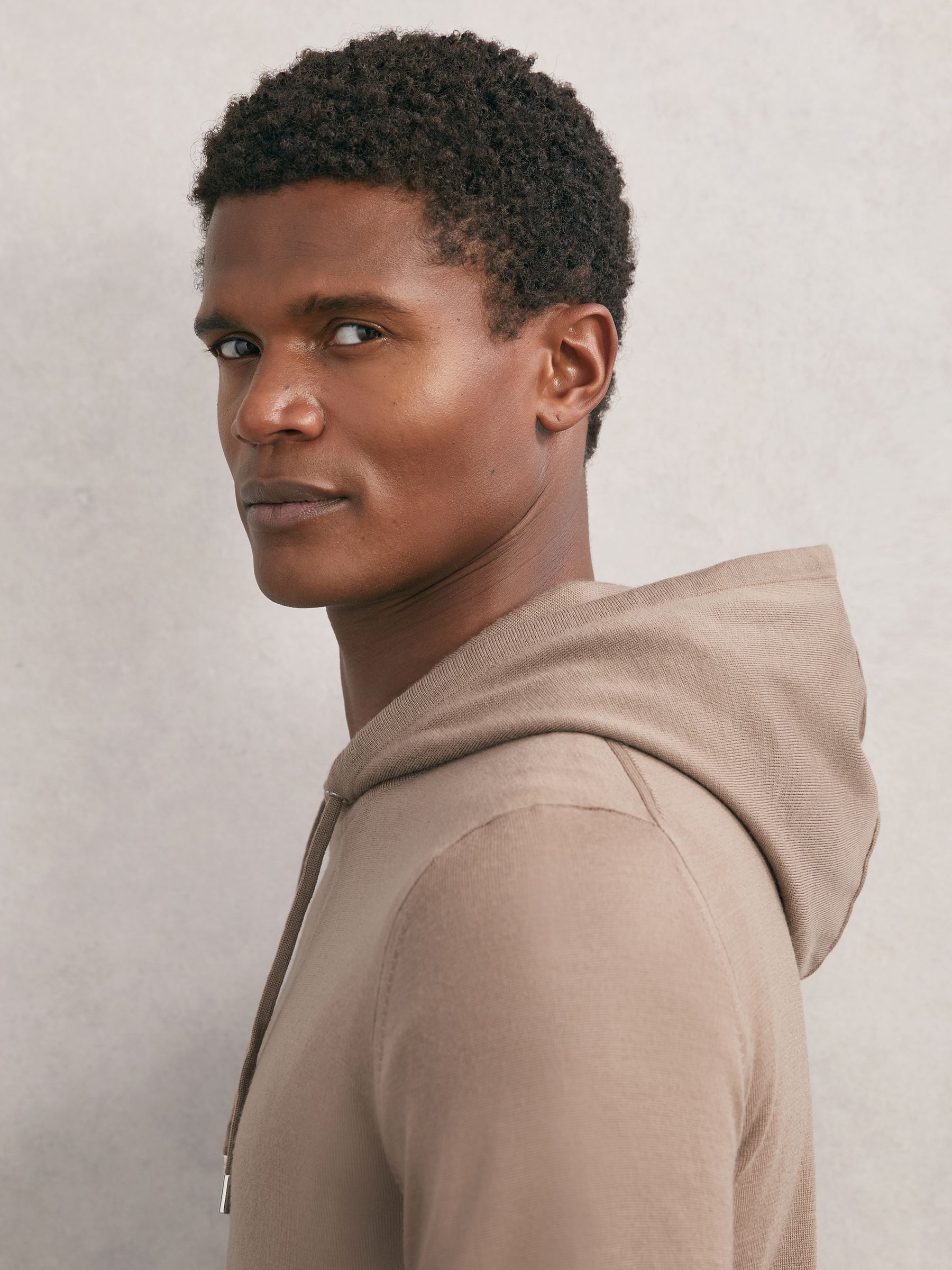 Hoodie in Camel Brown