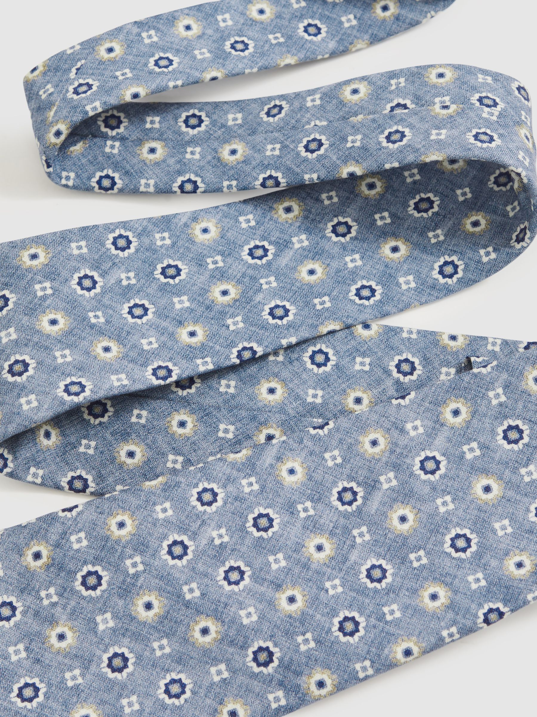 Silk Floral-Medallion Tie in Soft Blue