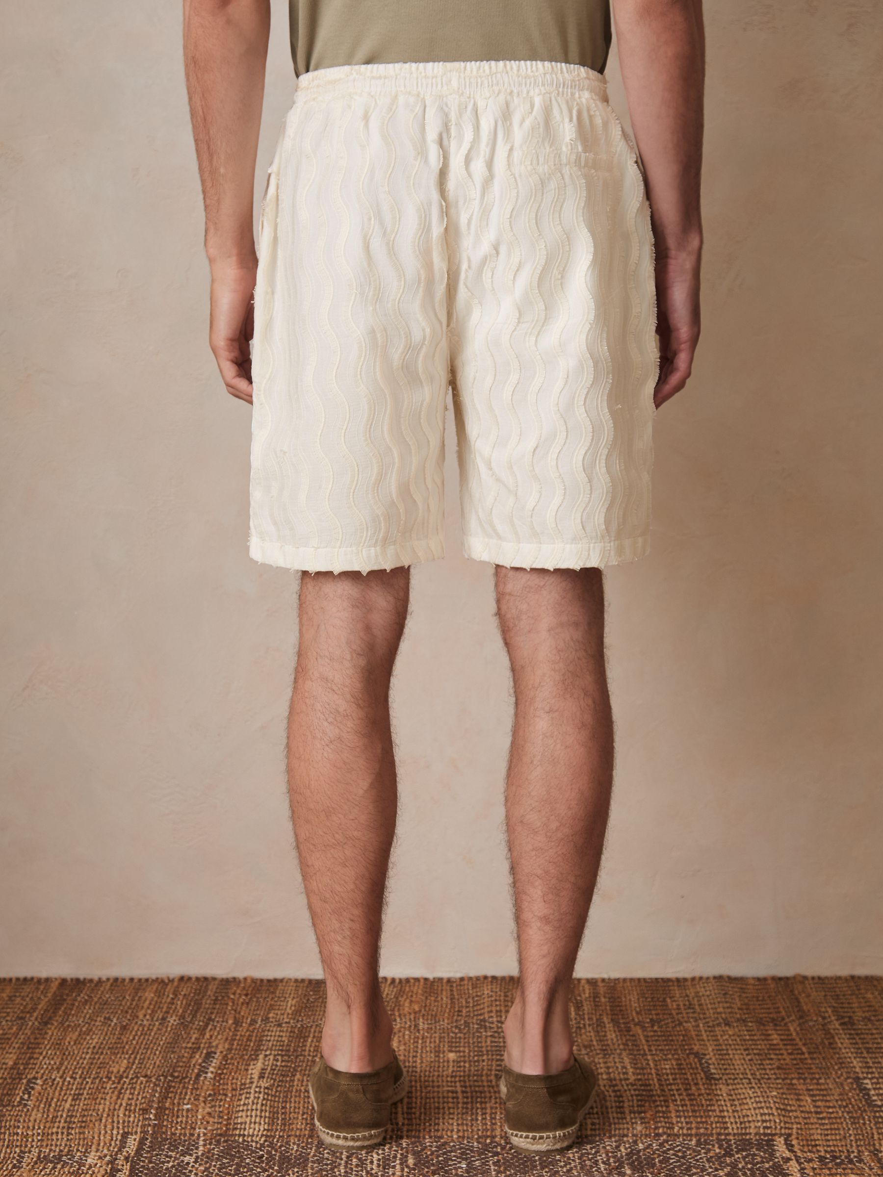 Reiss | Ché Fringed-Wave Shorts in Off White