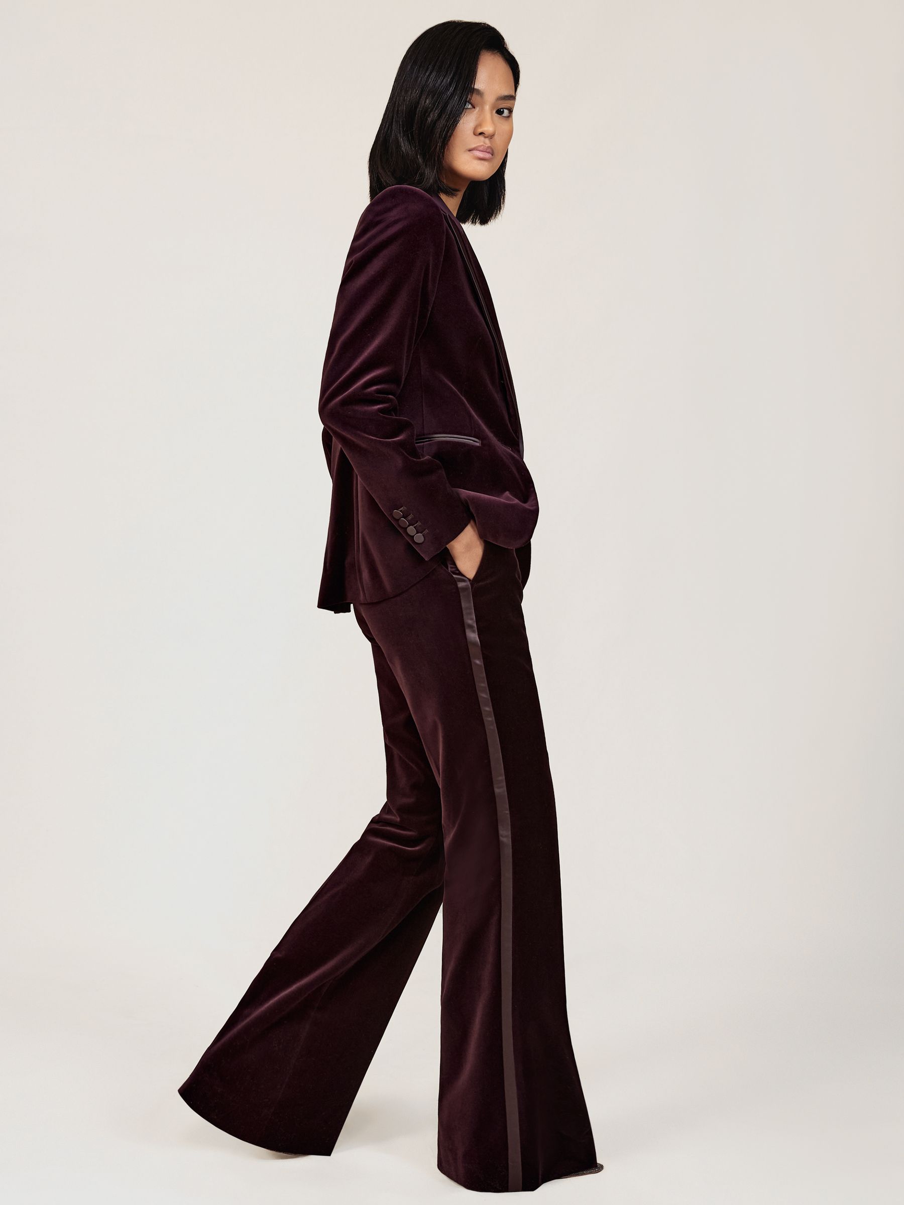 Velvet Single-Breasted Suit Blazer in Burgundy