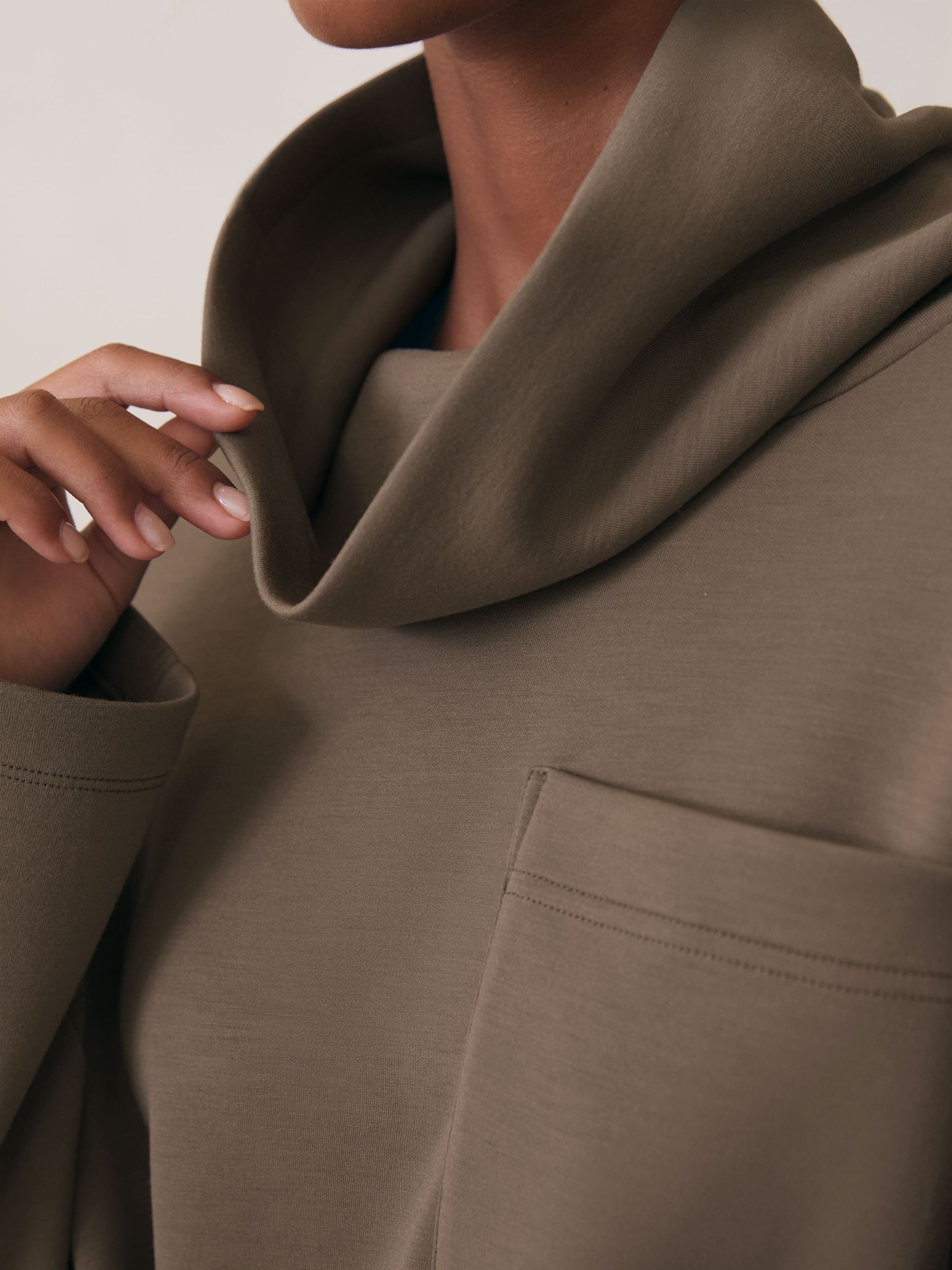 Interlock-Jersey Funnel-Neck Sweatshirt in Khaki Green