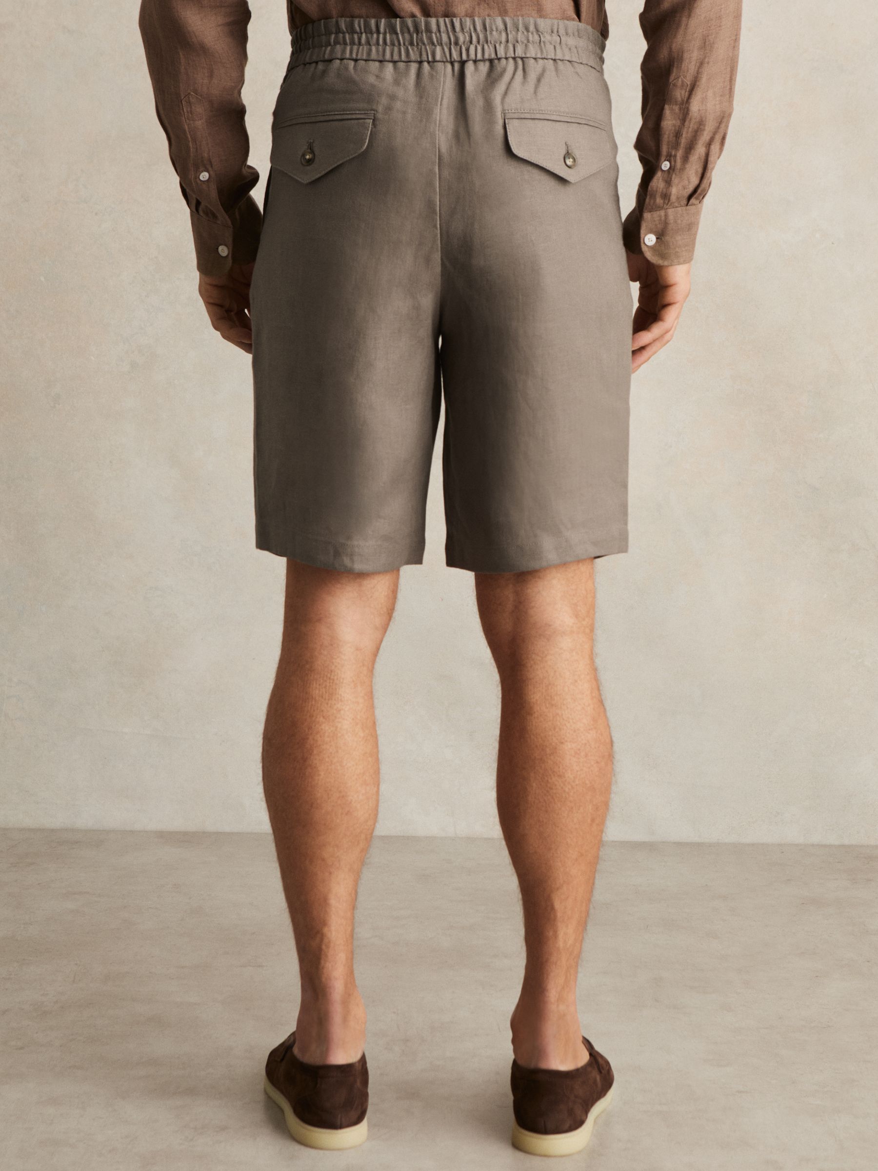 Linen Drawstring Shorts in Mushroom Brown