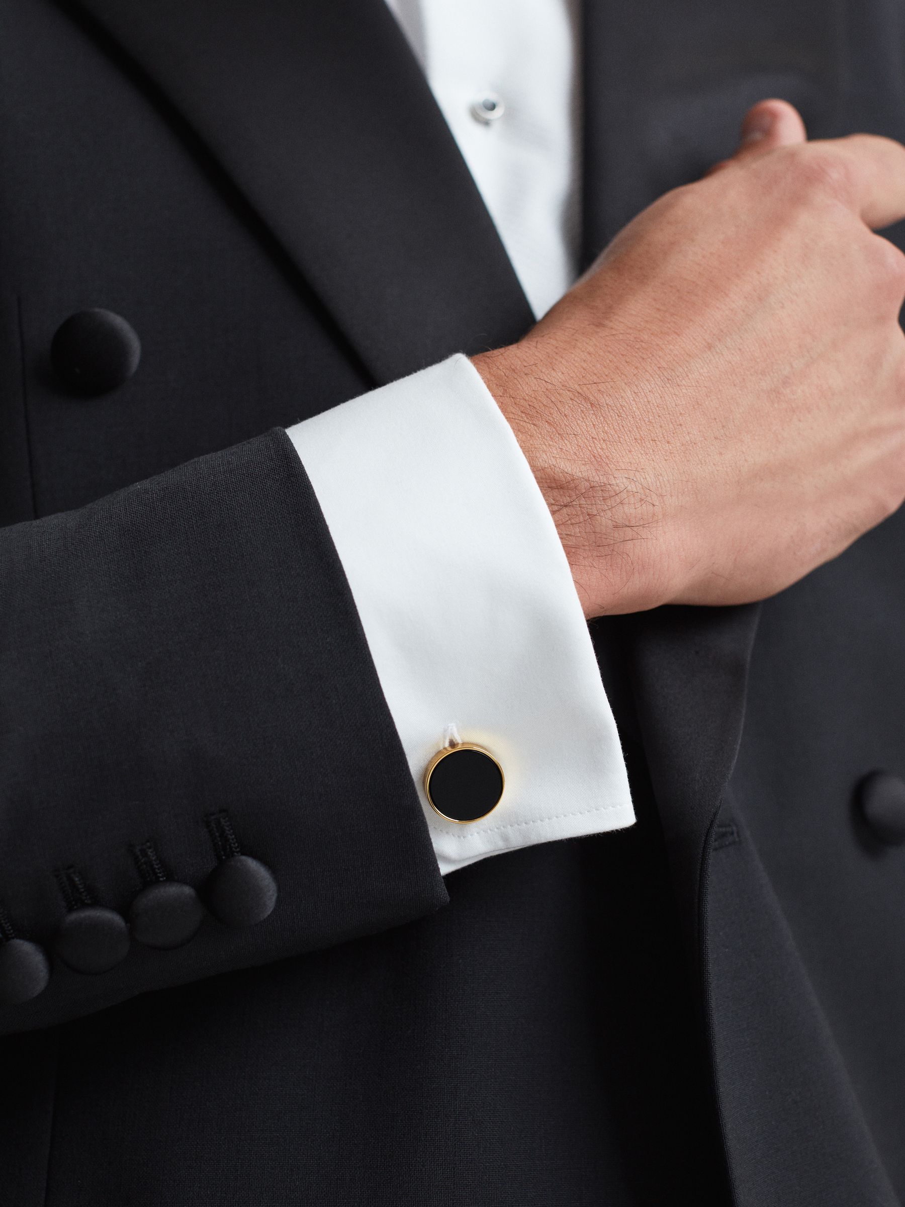 Round Onyx Cufflinks in Gold