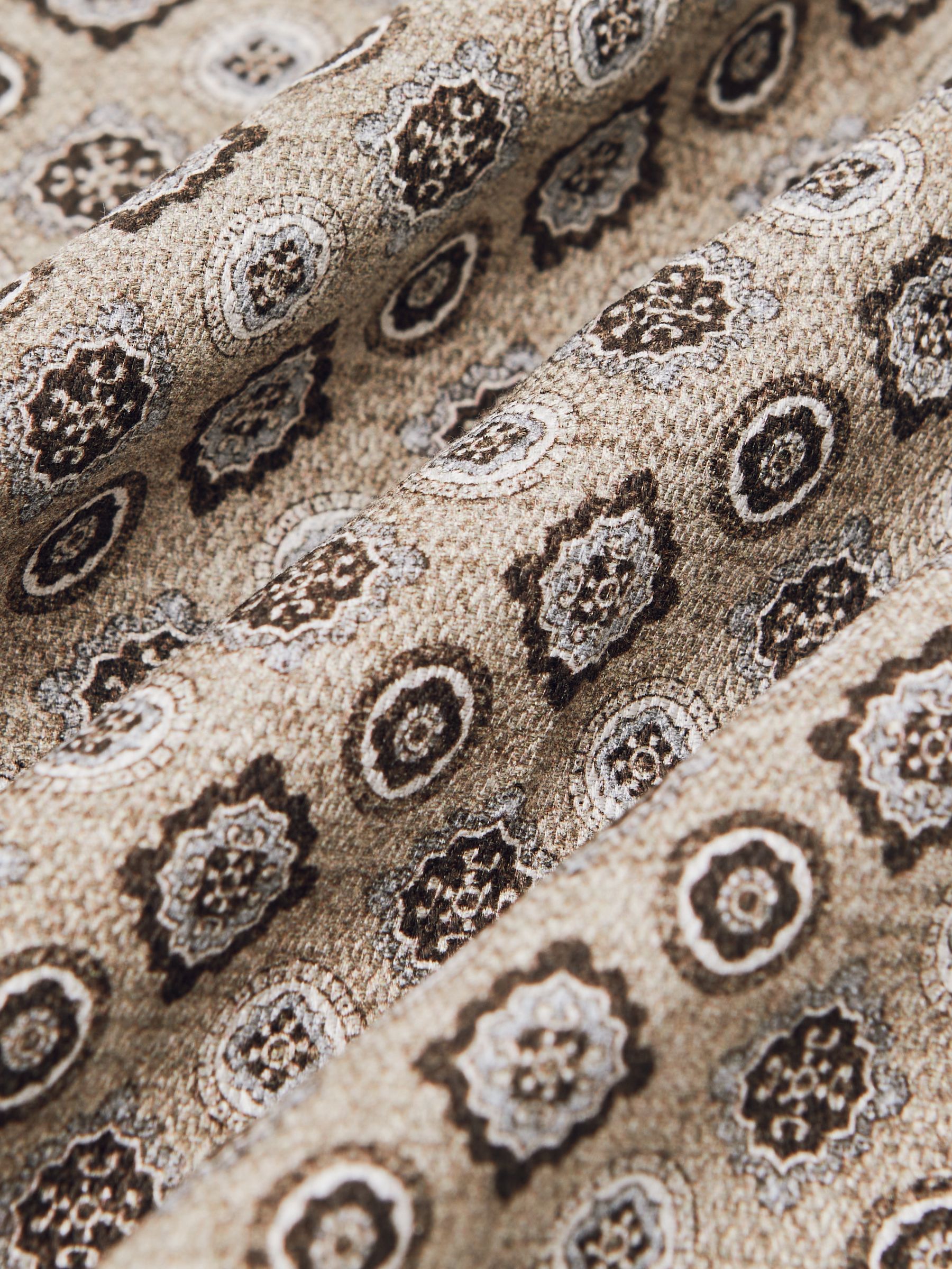 Silk Medallion-Print Pocket Square in Oatmeal Melange