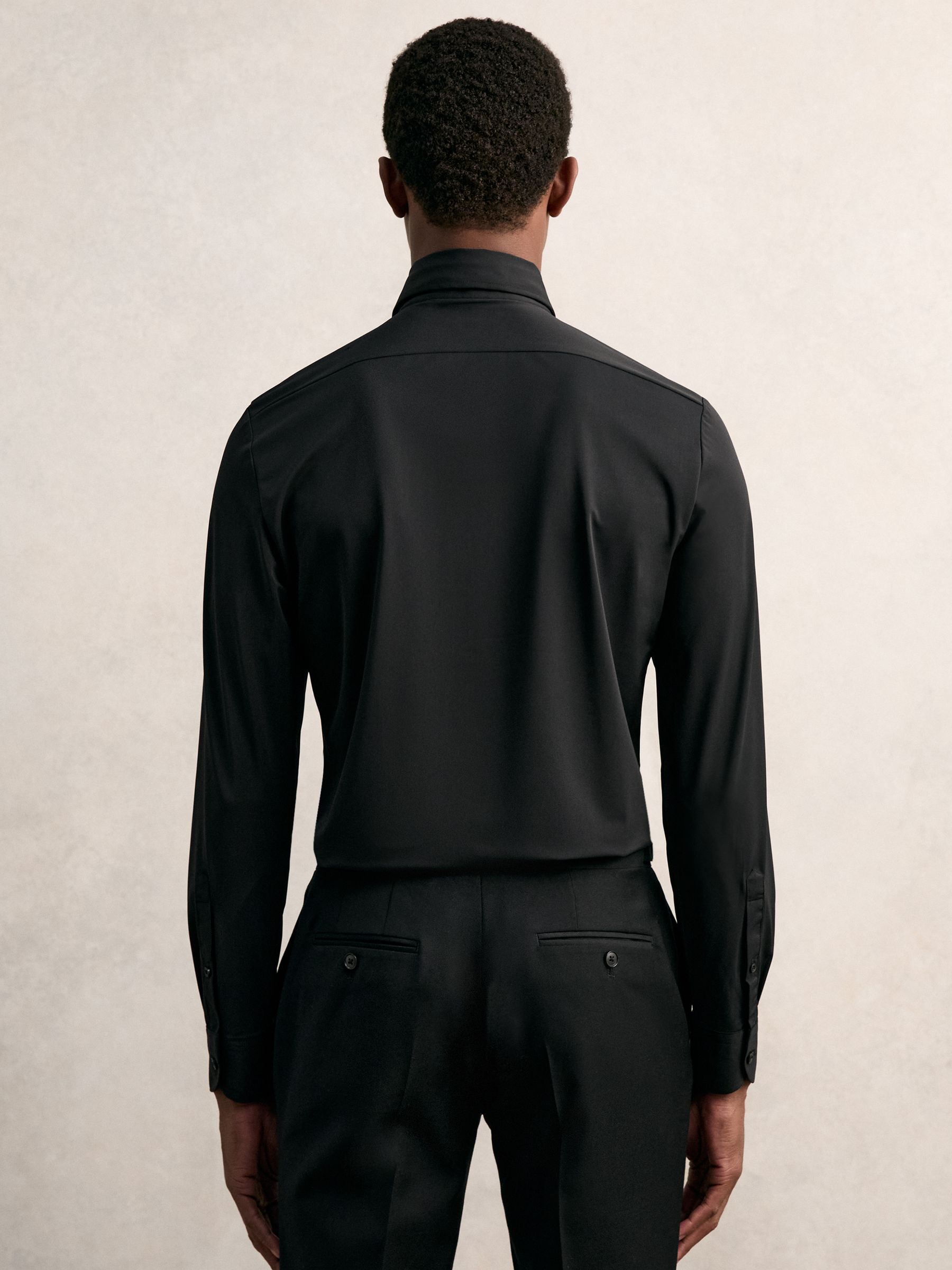 Long-Sleeve Travel Shirt in Black