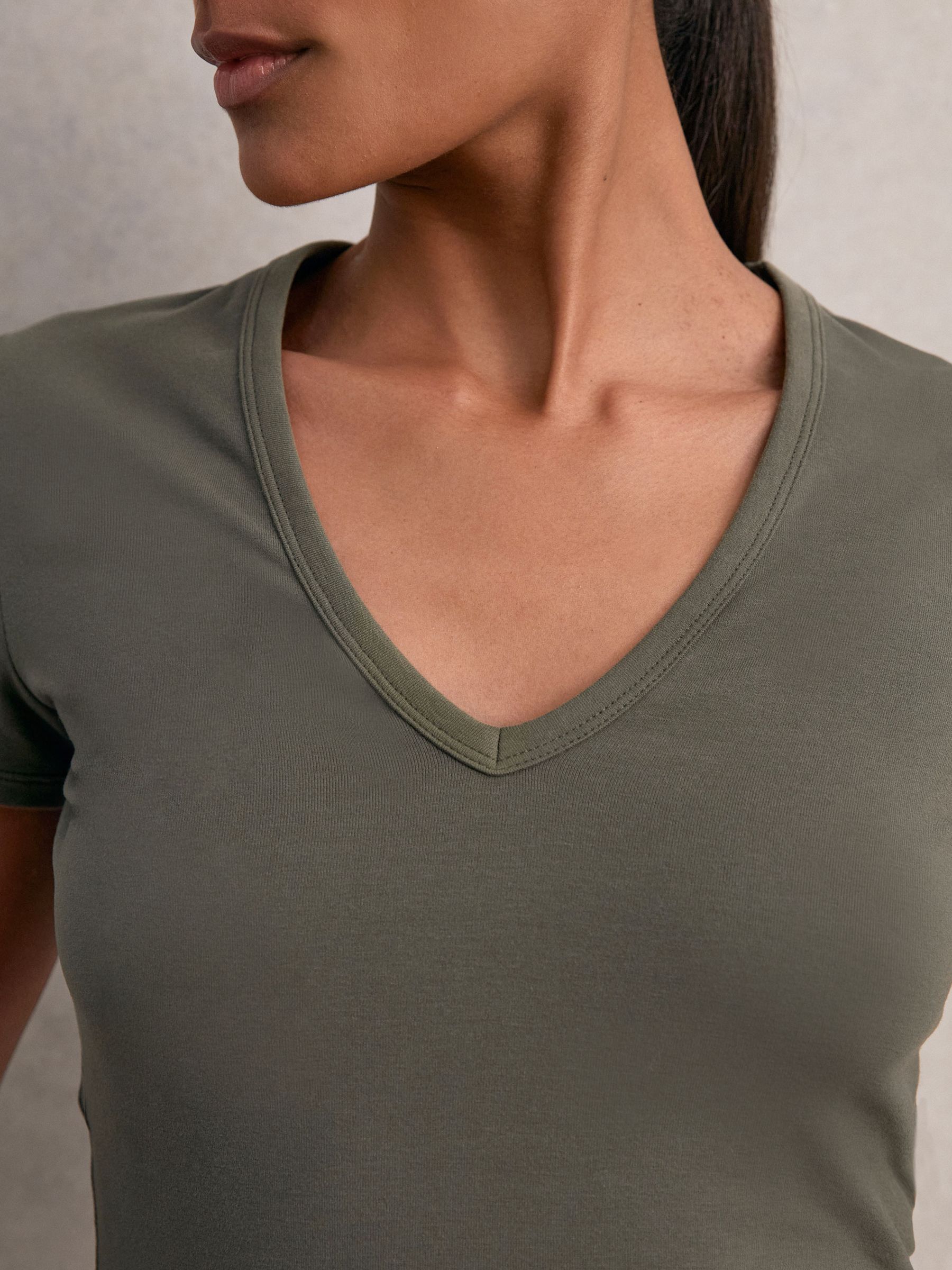 Stretch Cotton V-Neck T-Shirt in Khaki Green