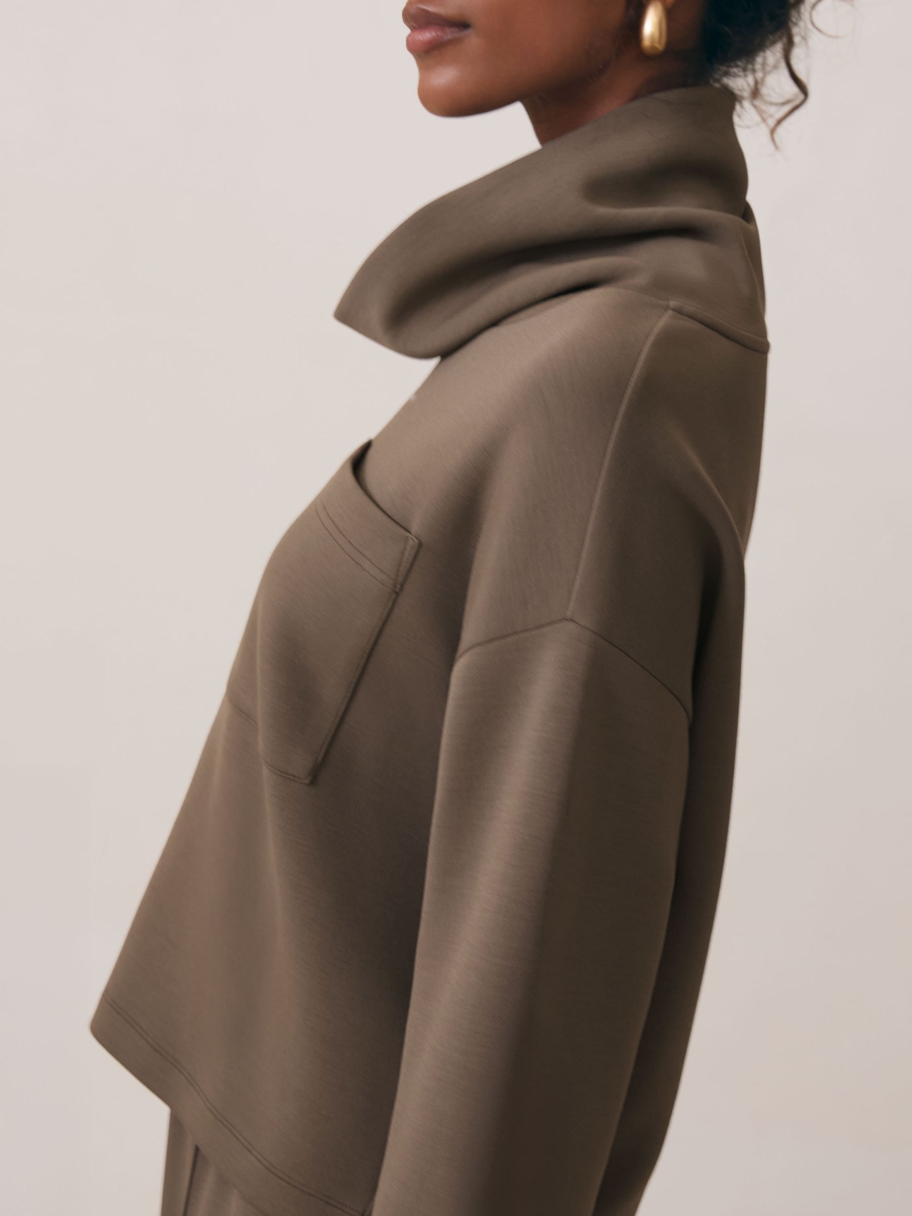 Interlock-Jersey Funnel-Neck Sweatshirt in Khaki Green