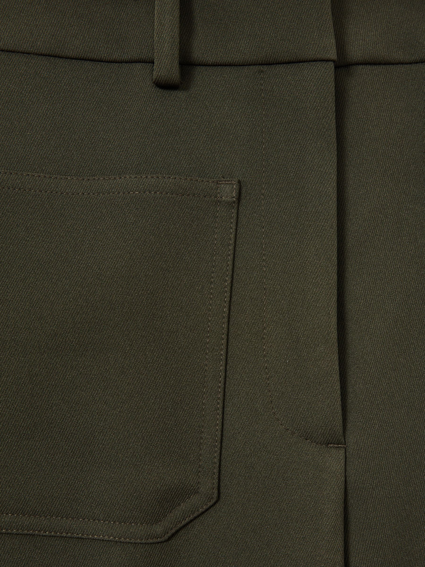 Twill Patch-Pocket Flared Trousers in Green