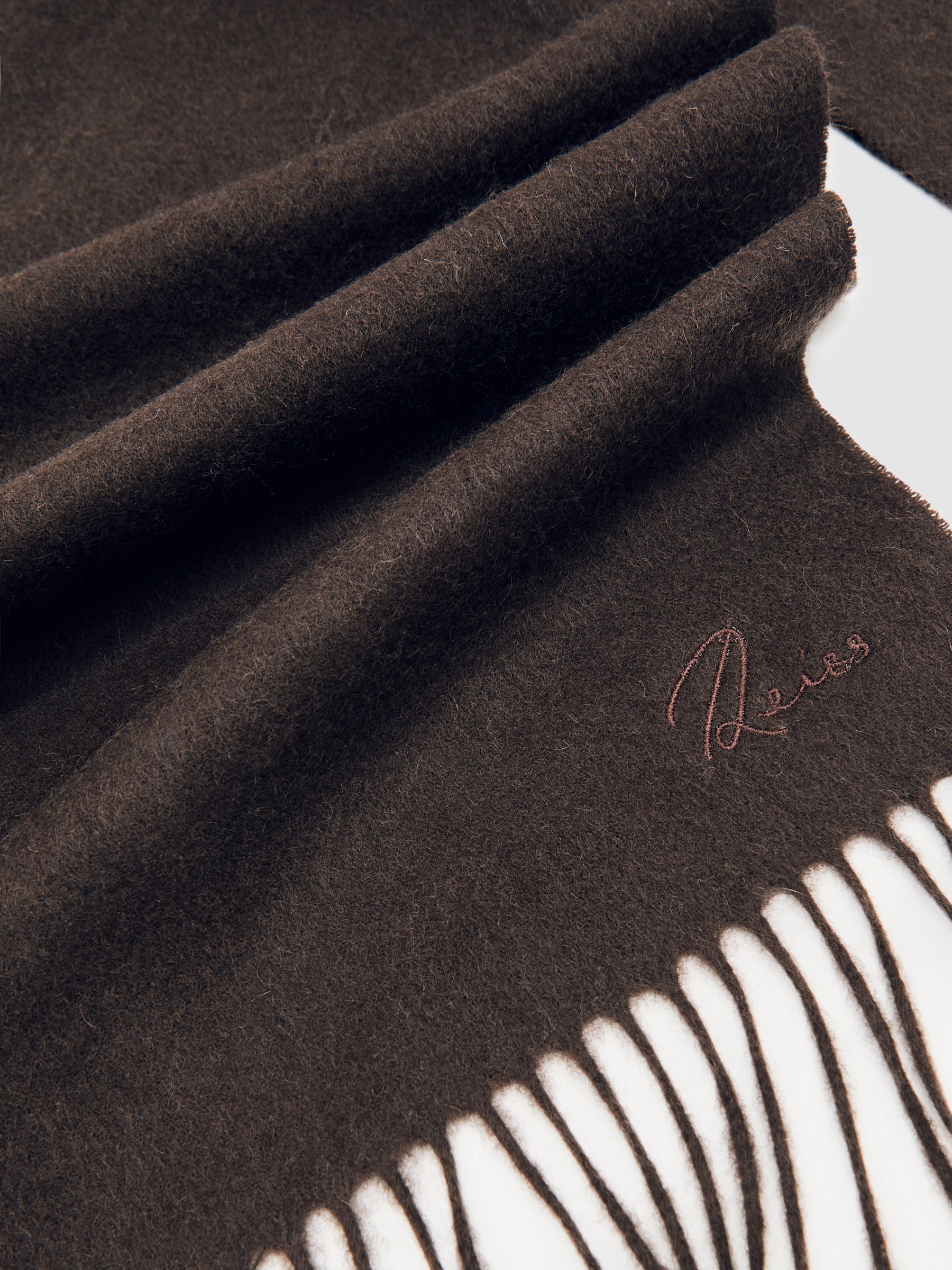 Wool-Cashmere Script-Logo Scarf in Chocolate Brown