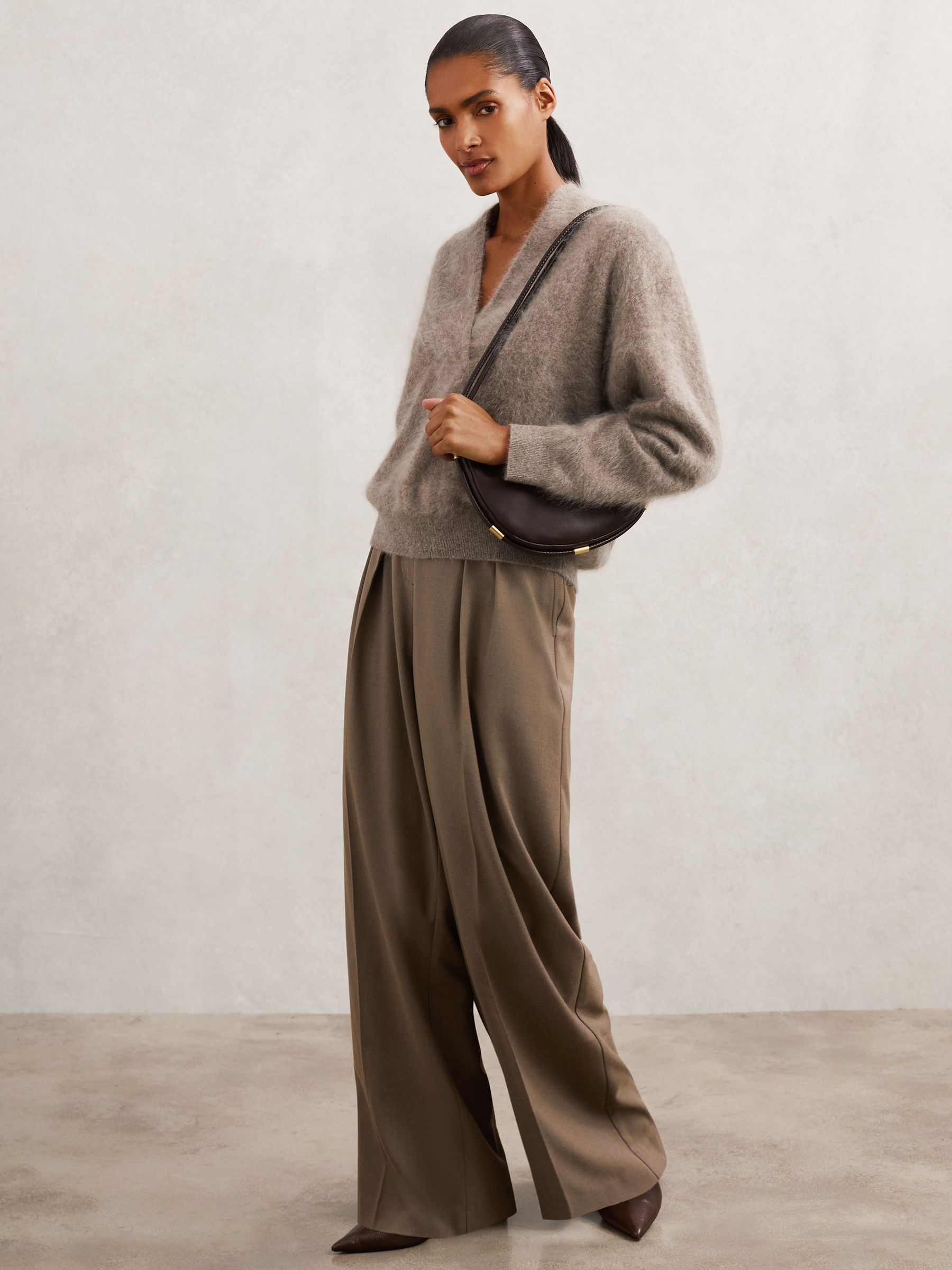 100% Brushed Cashmere Shawl-Neck Jumper in Oatmeal Neutral