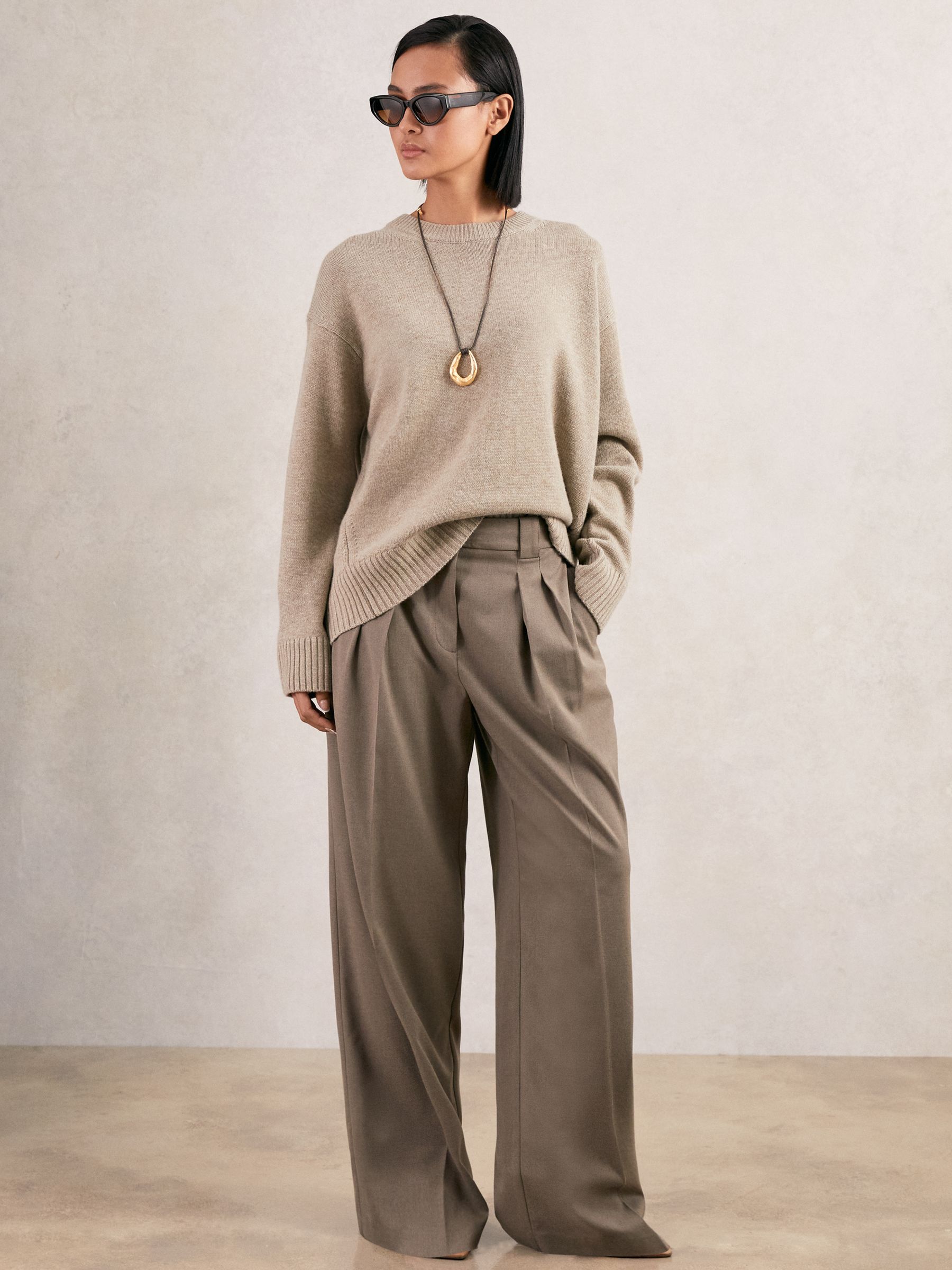 Wool-Cashmere Crew-Neck Jumper in Stone