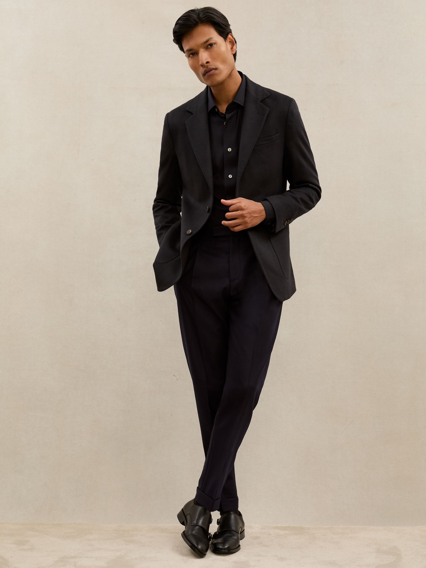 Atelier Cashmere Single-Breasted Blazer Tailored-Fit in Navy