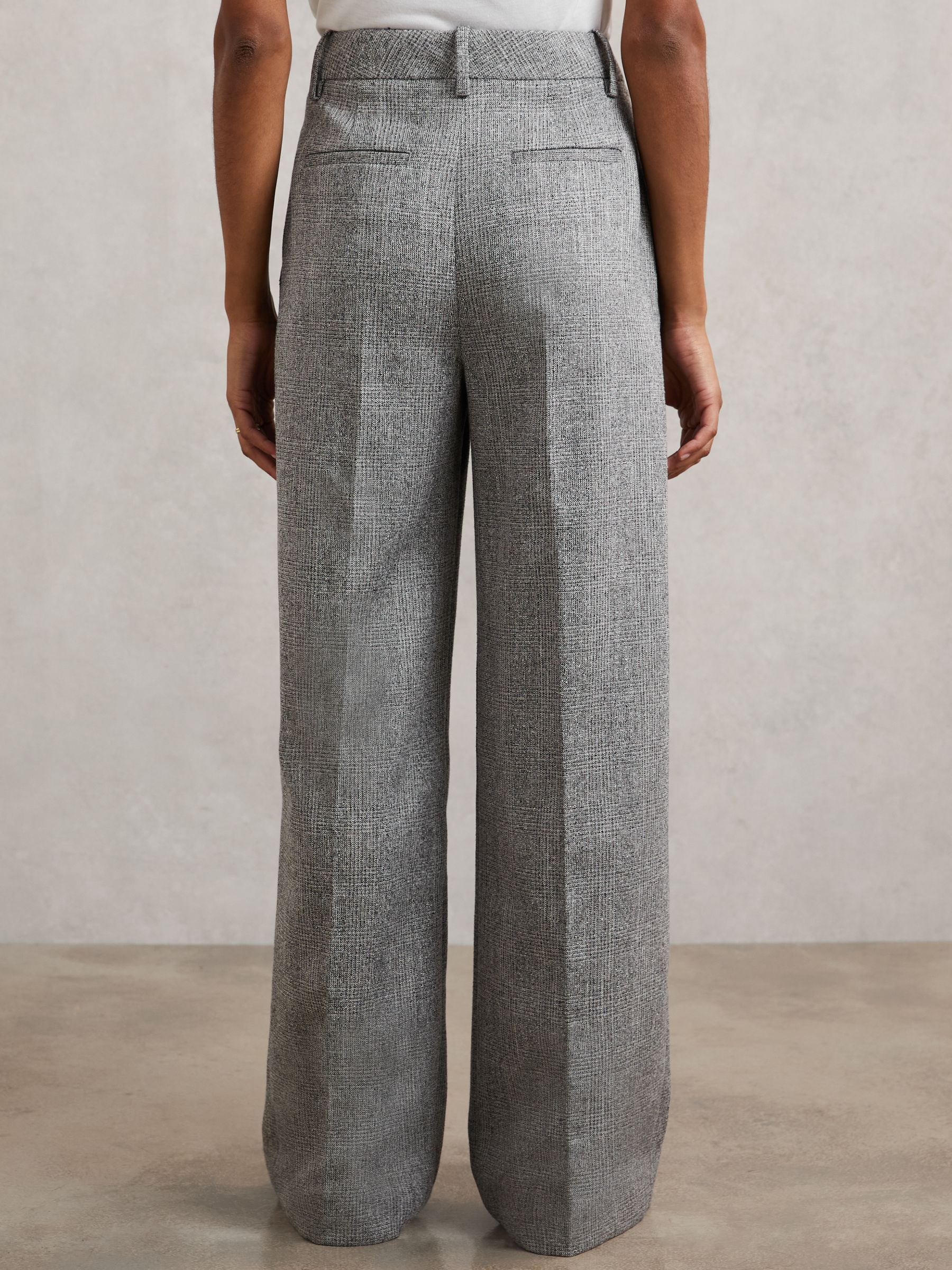 Wide-Leg Textured Suit Trousers in Grey