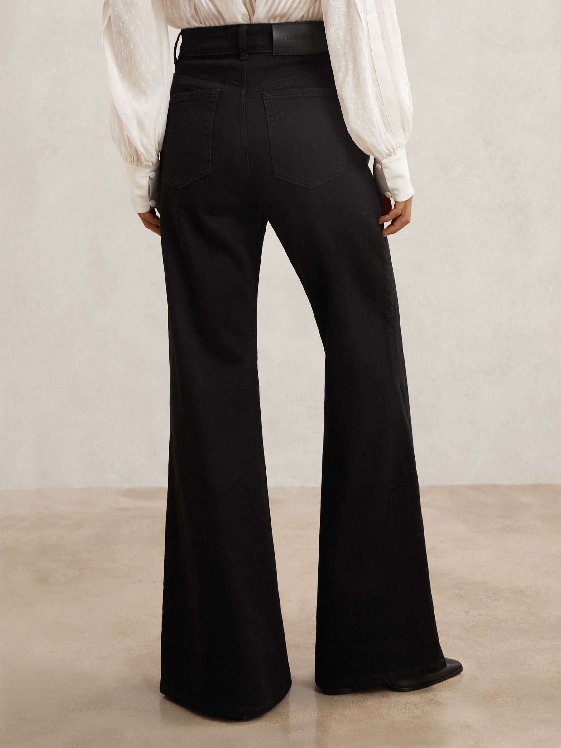 Flared Seam-Detail Jeans in Black