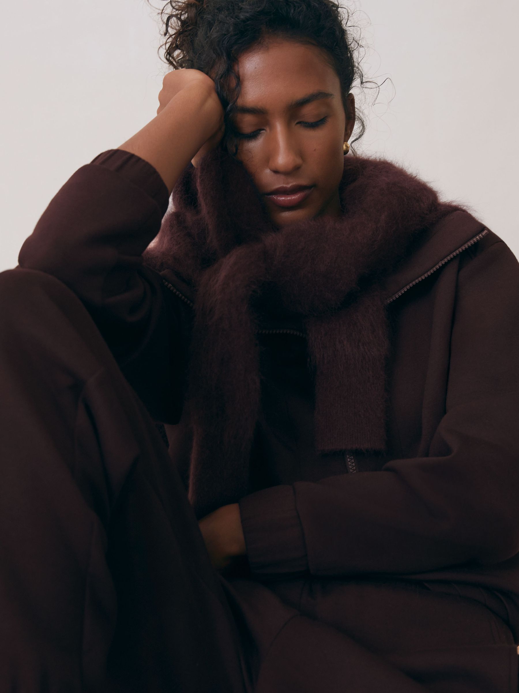 Interlock Tapered Joggers in Plum