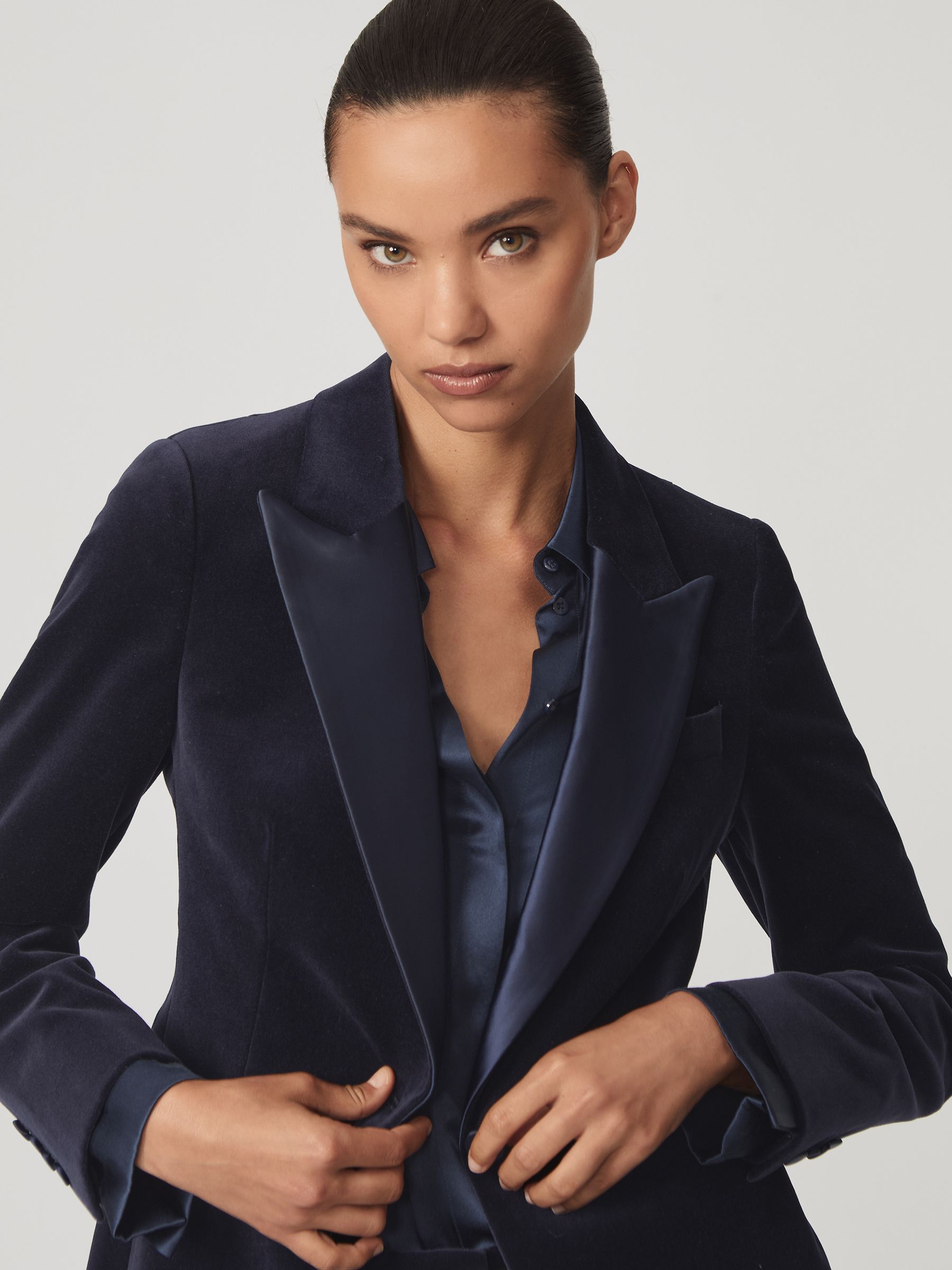 Petite Velvet Single-Breasted Tuxedo Blazer in Navy