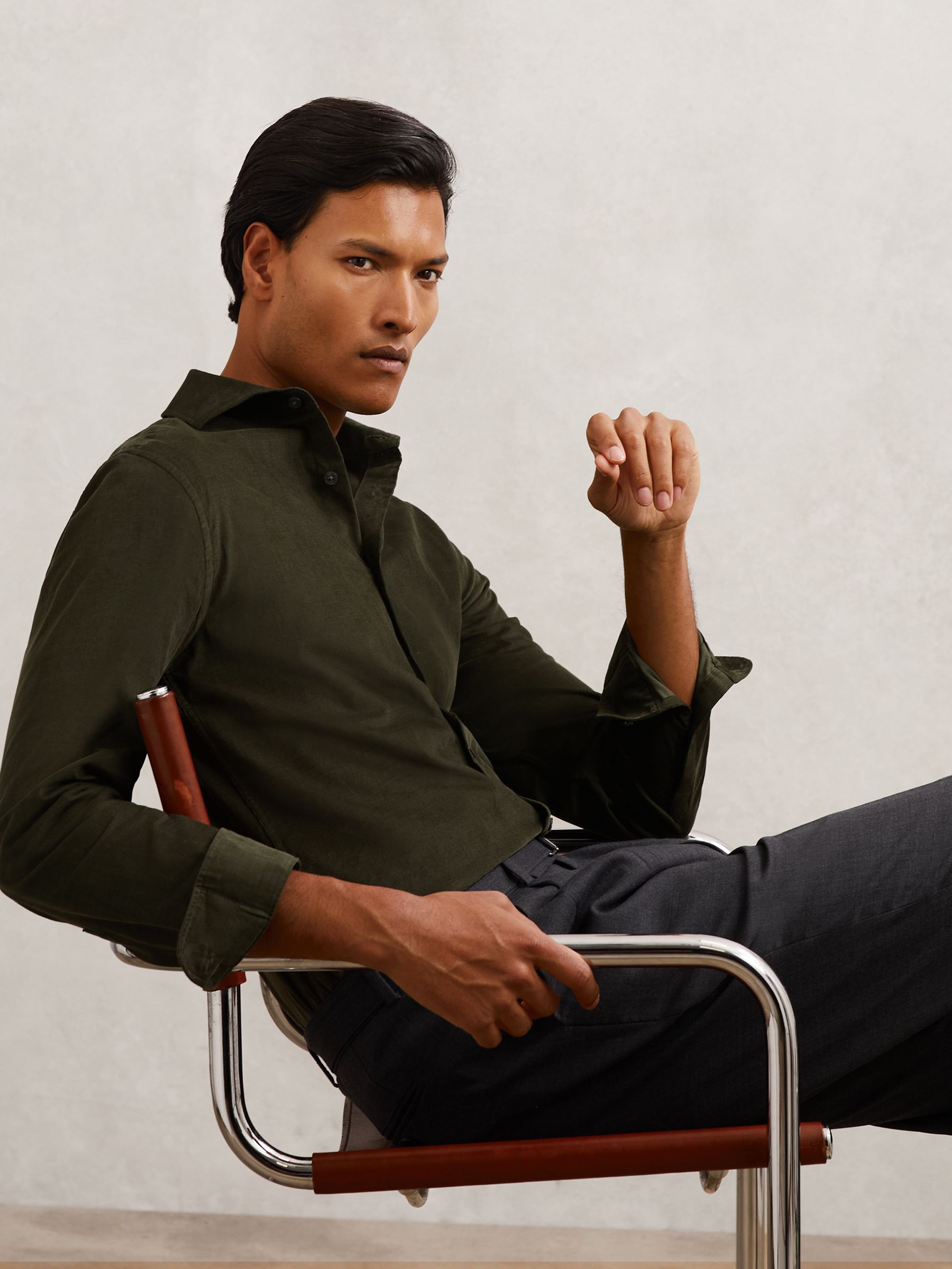 Cotton Corduroy Cutaway-Collar Shirt in Dark Green