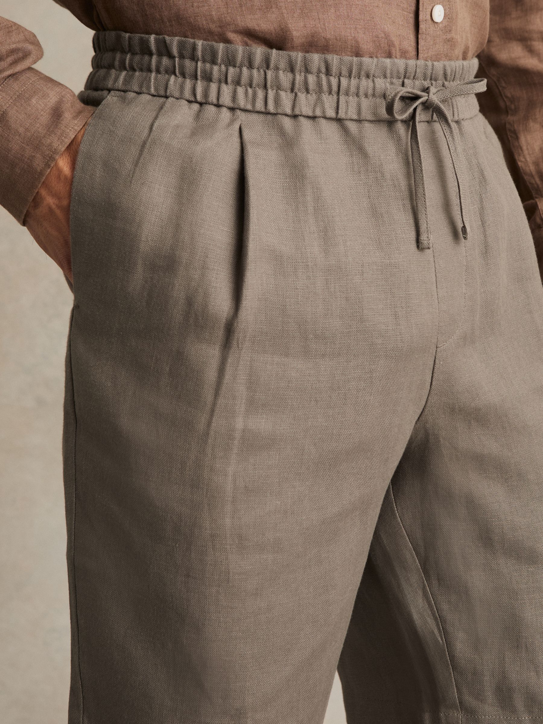 Linen Drawstring Shorts in Mushroom Brown