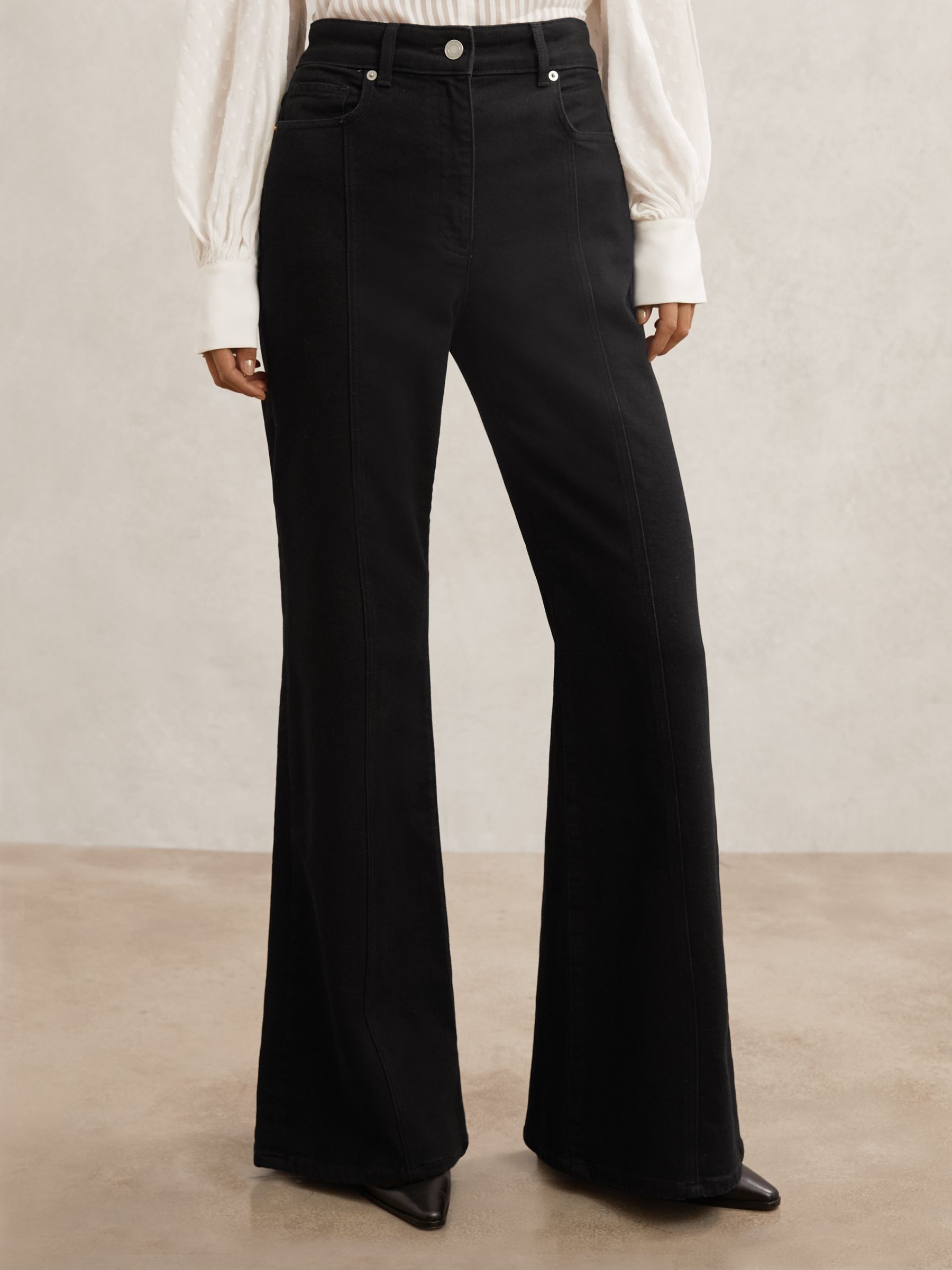 Flared Seam-Detail Jeans in Black