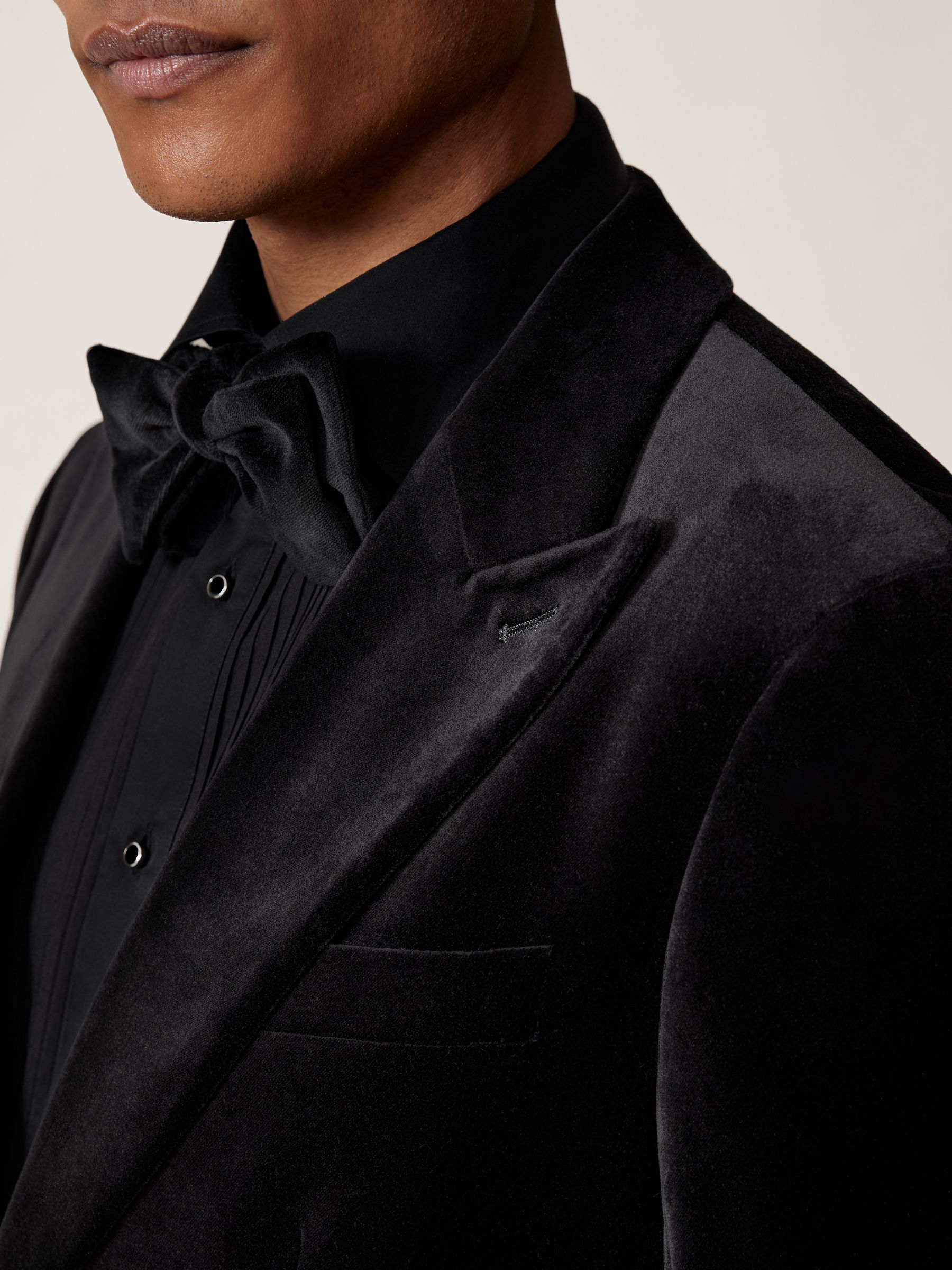 Single-Breasted Velvet Blazer Slim-Fit in Black