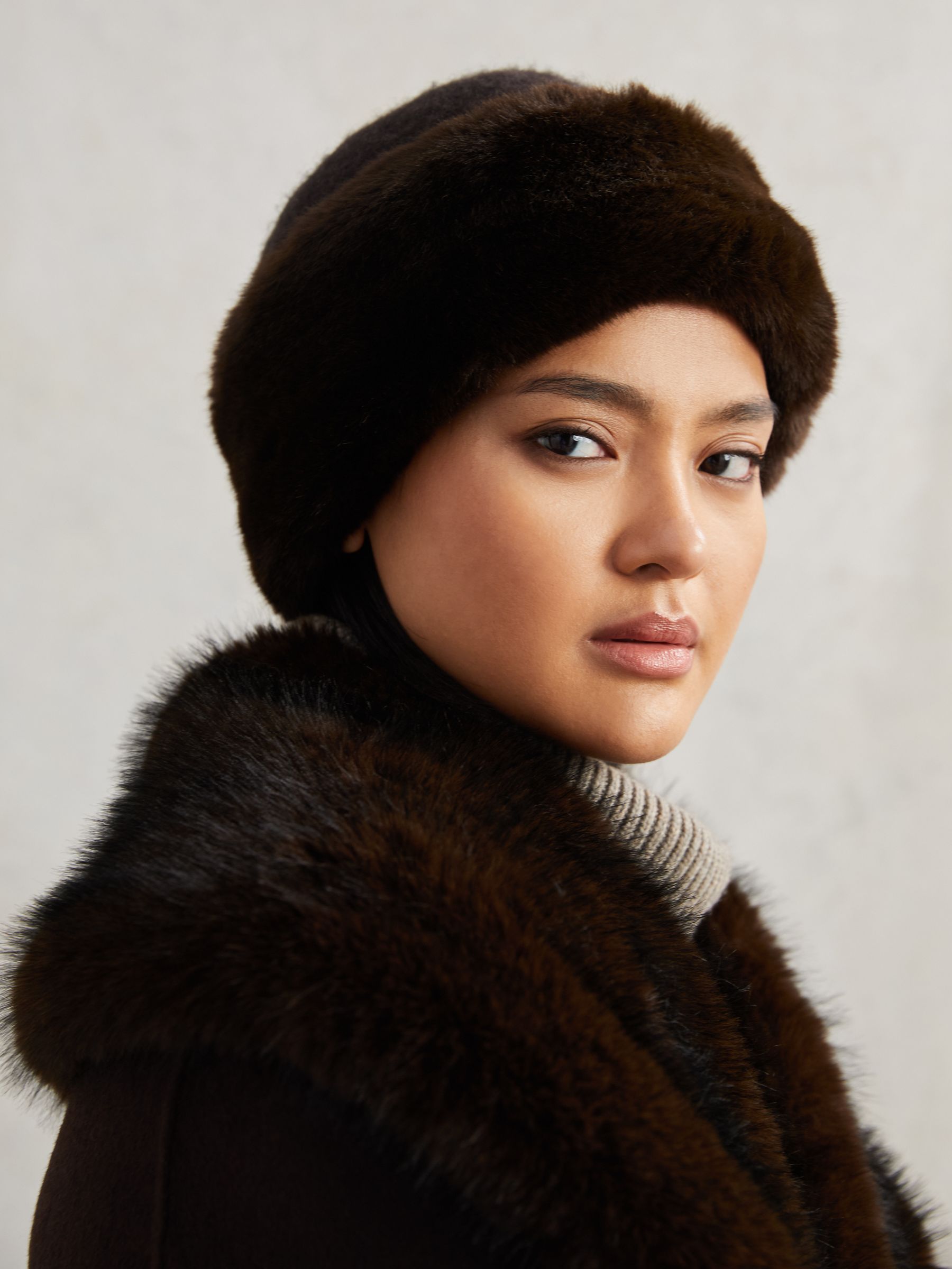 Faux Fur Hat in Chocolate