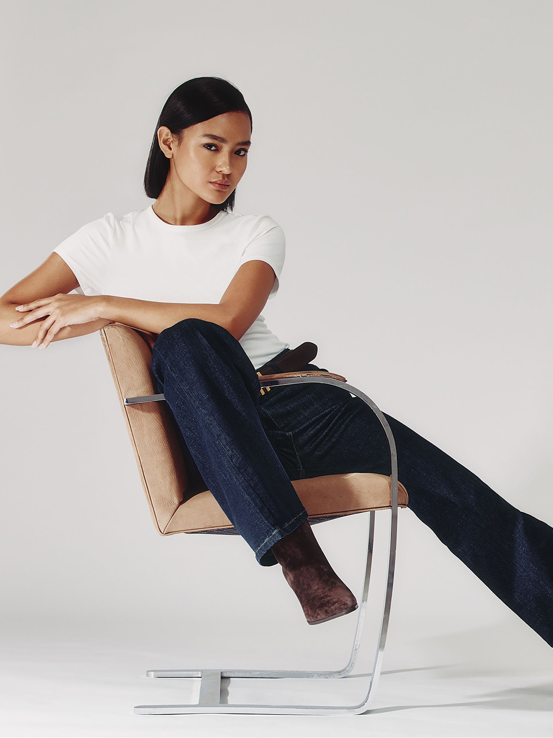 Mid-Rise Flared Jeans in Dark Blue