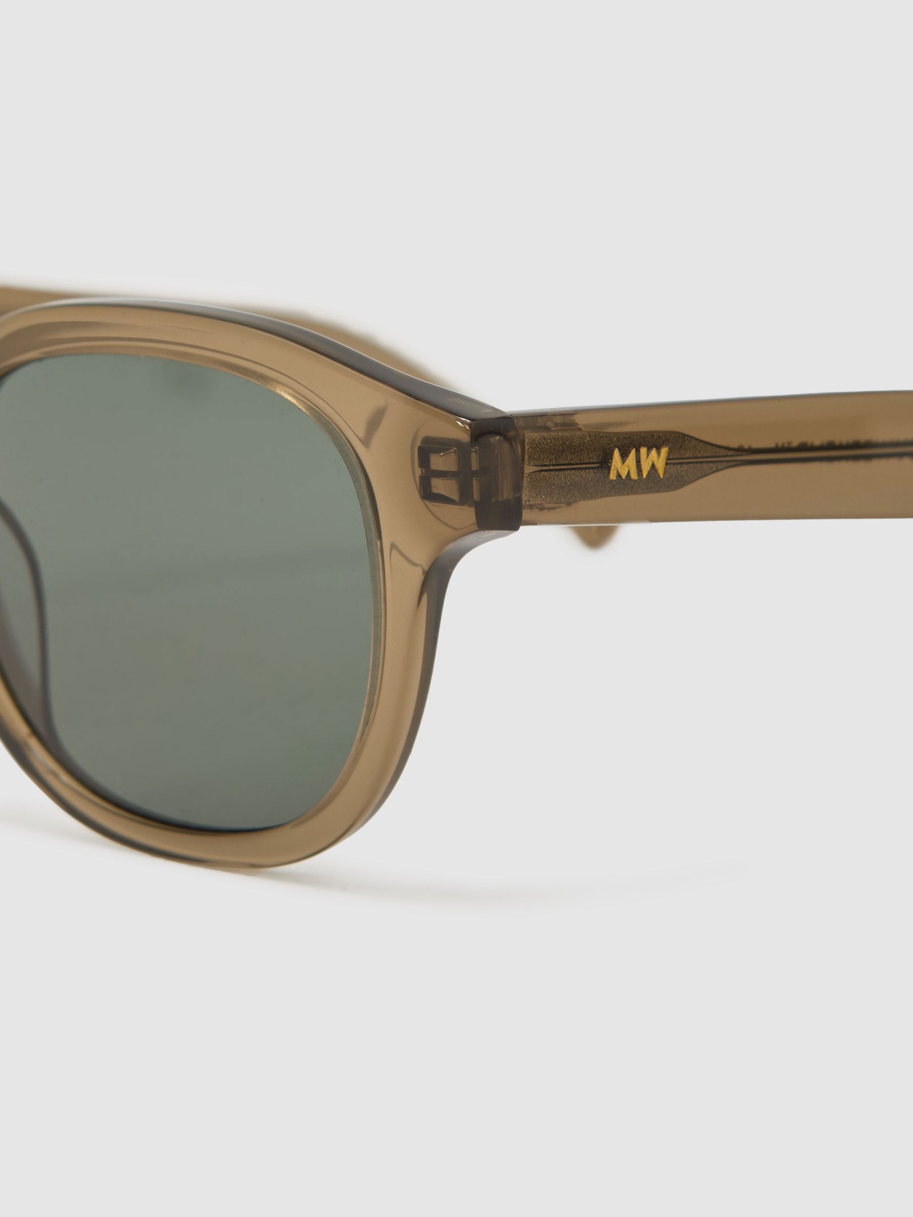 MESSYWEEKEND Bille Sunglasses in Green