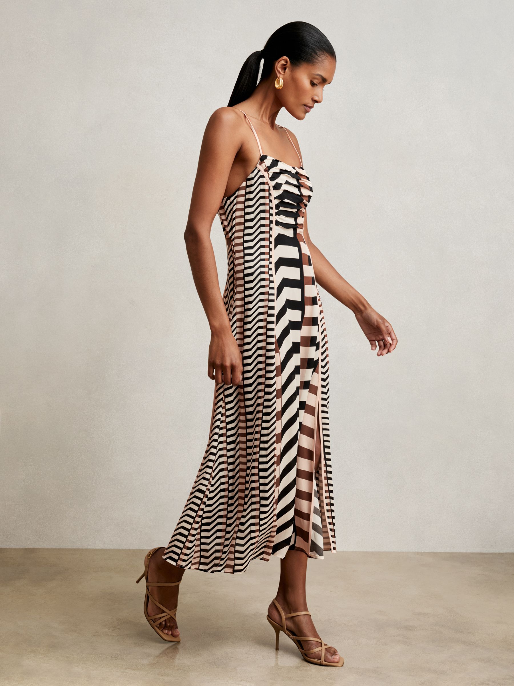 Chevron-Stripe Ruched Midi Dress in Black/Brown