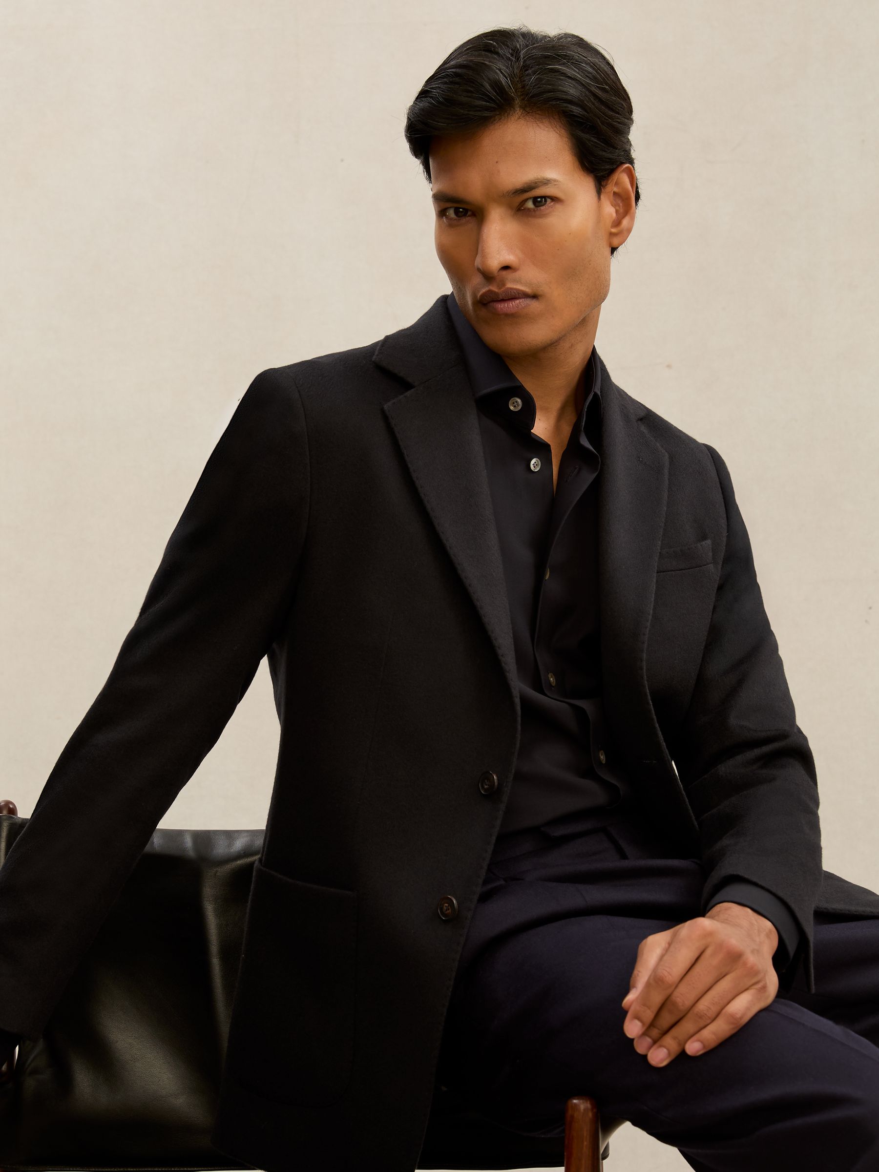 Atelier Cashmere Single-Breasted Blazer Tailored-Fit in Navy
