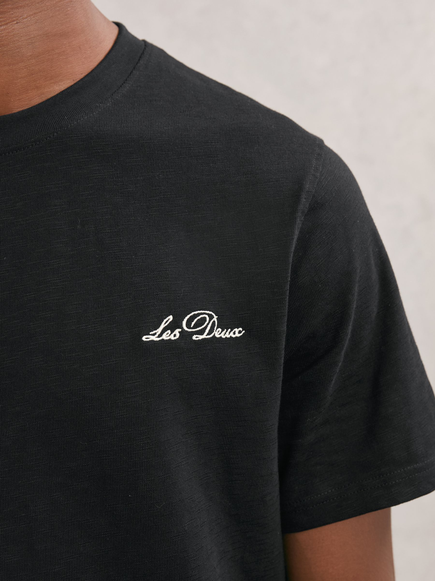 Les Deux Cotton Graphic-Print T-Shirt in Black