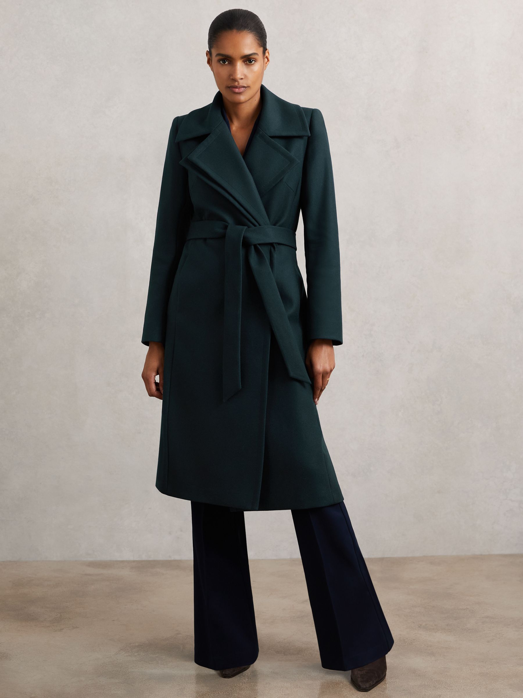 Wool-Blend Double-Lapel Belted Coat With Cashmere in Black