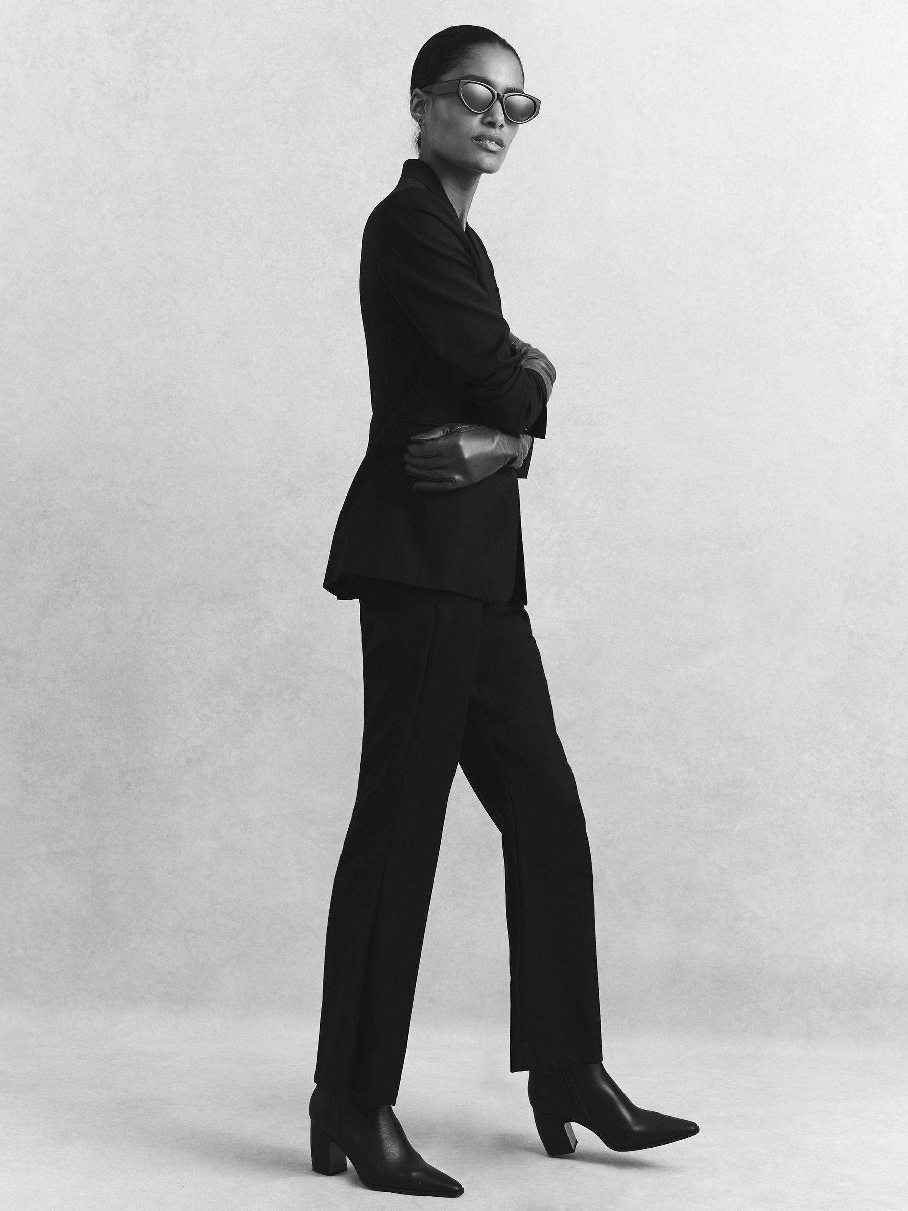 Single Breasted Suit Blazer in Black