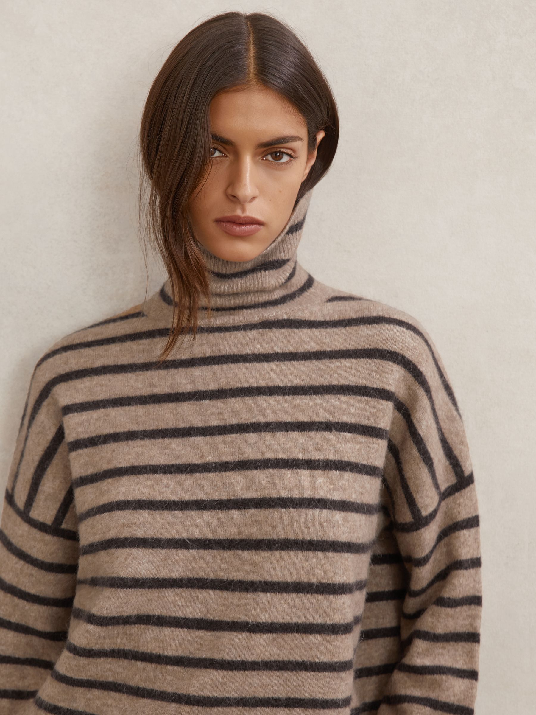 Jumper in Neutral/Chocolate Brown