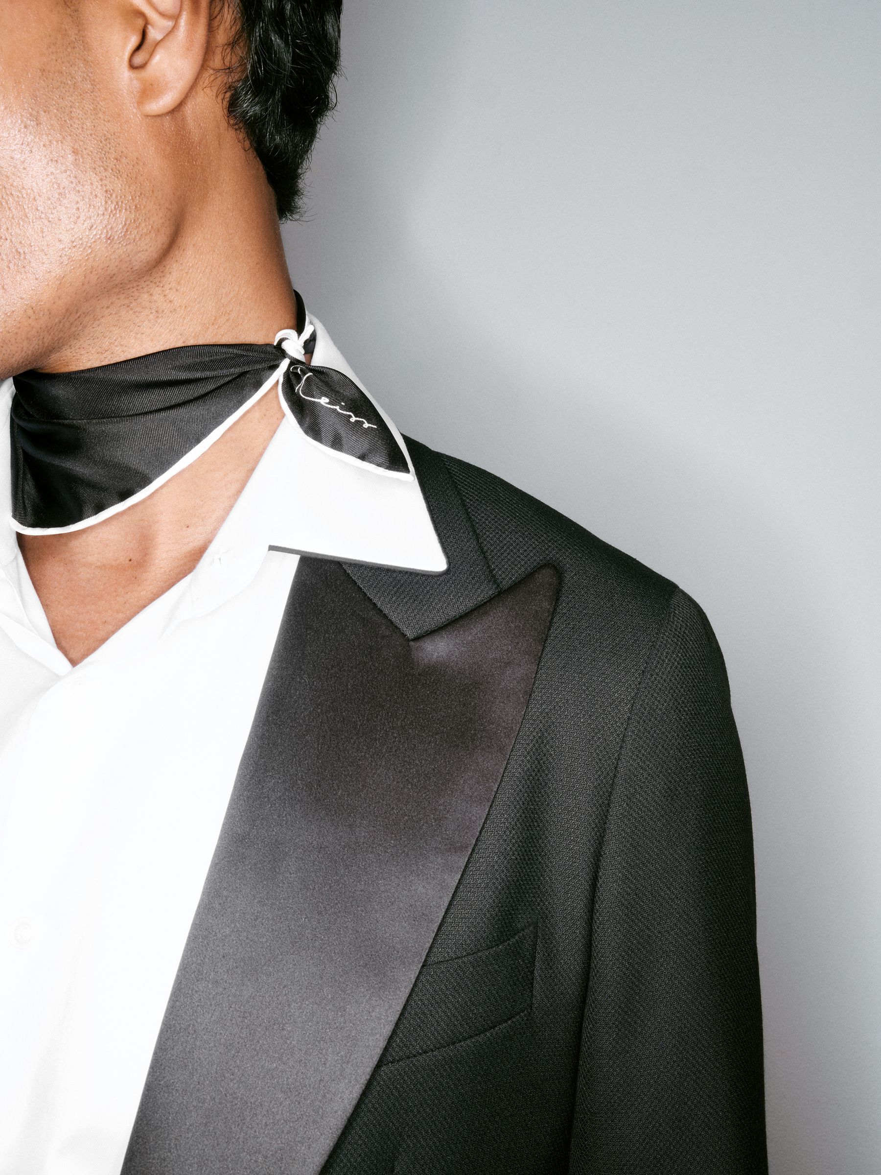 Regular Fit Single Breasted Tuxedo Jacket in Black