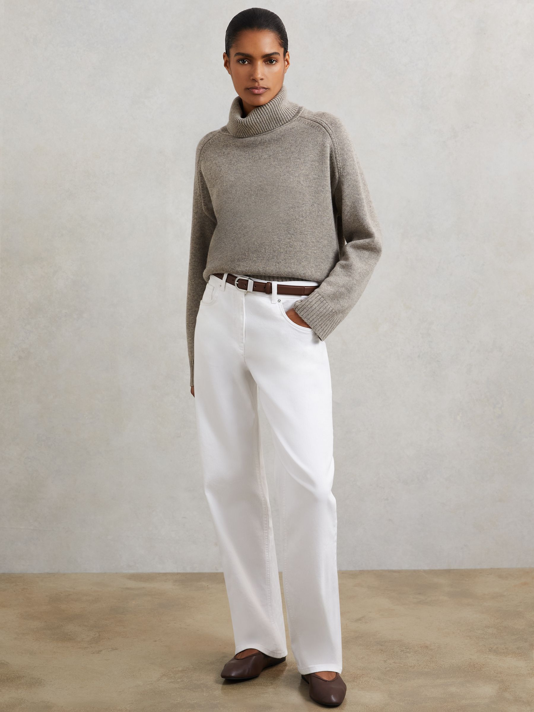 Leather Curved-Buckle Belt in Chocolate