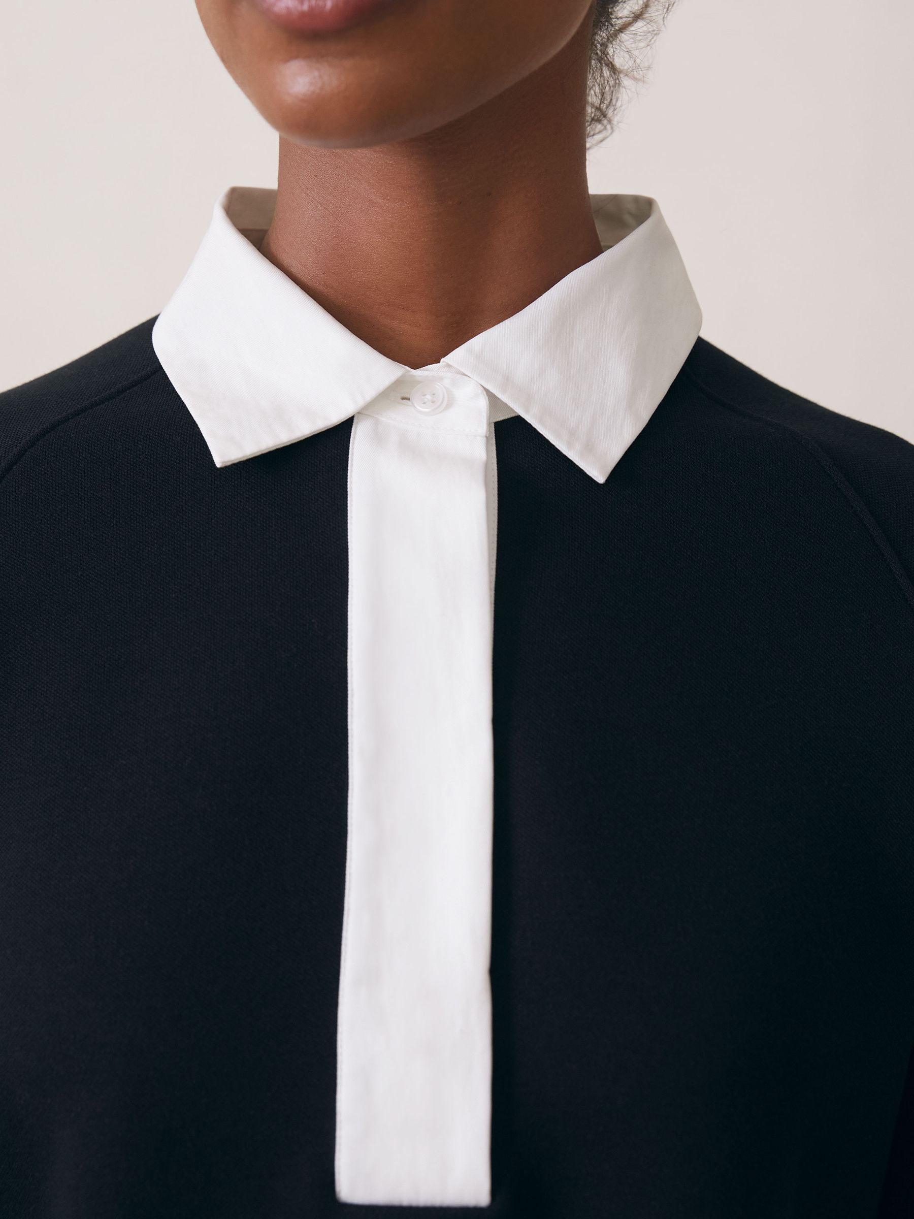 Interlock Contrast-Collar Sweatshirt in Black/White