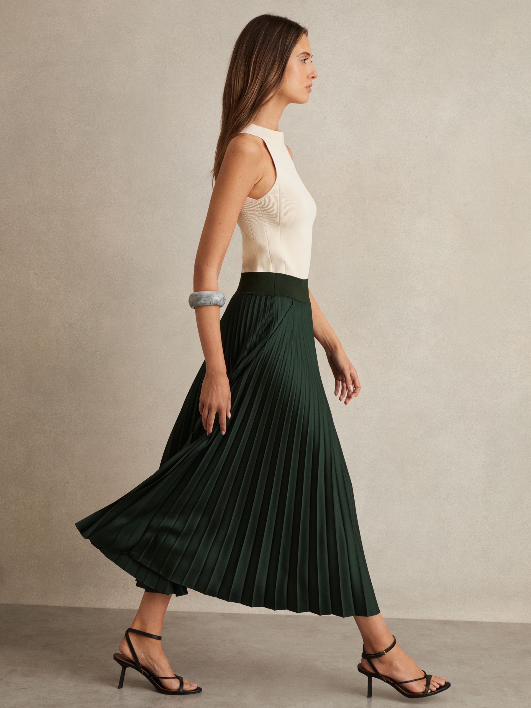 Pleated Midi Skirt in Dark Green