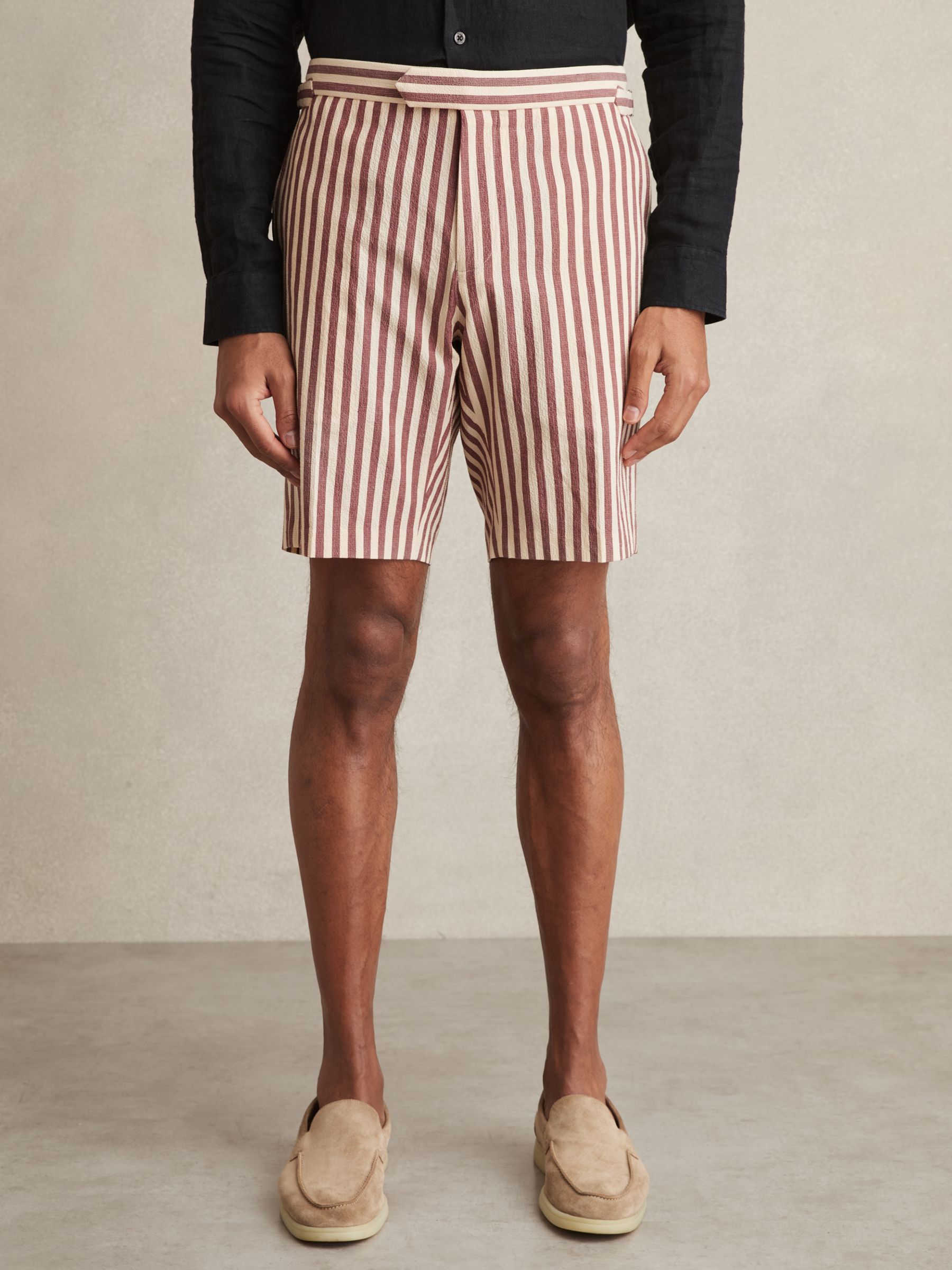 Cotton Blend Seersucker Stripe Shorts in Off White/Mocha
