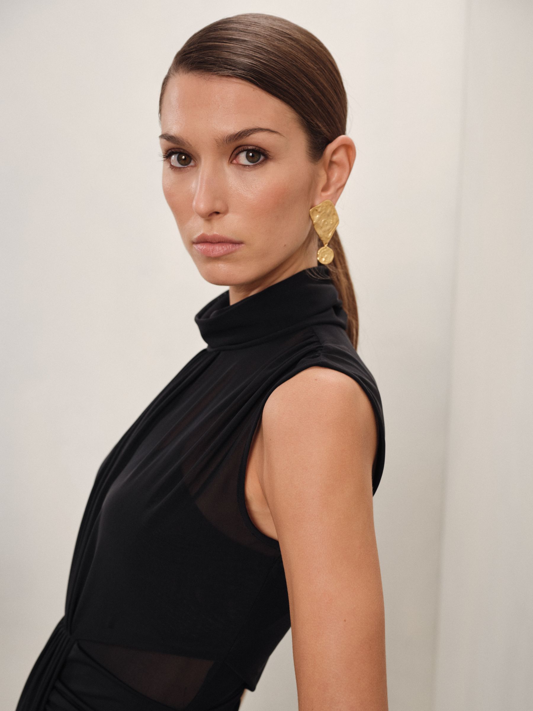 Petite Ruched Sleeveless Maxi Dress in Black