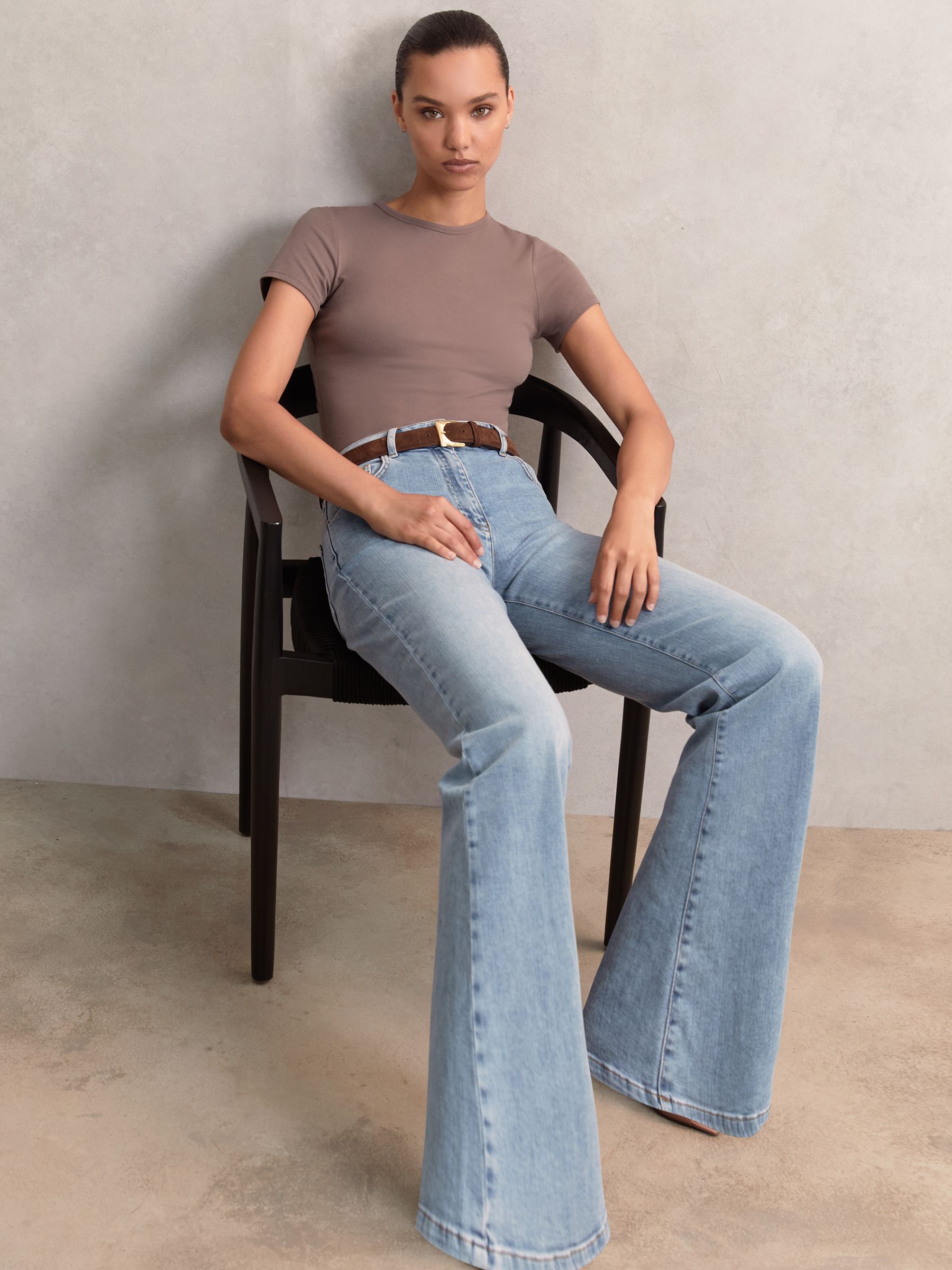 Petite Mid-Rise Flared Jeans in Mid Blue