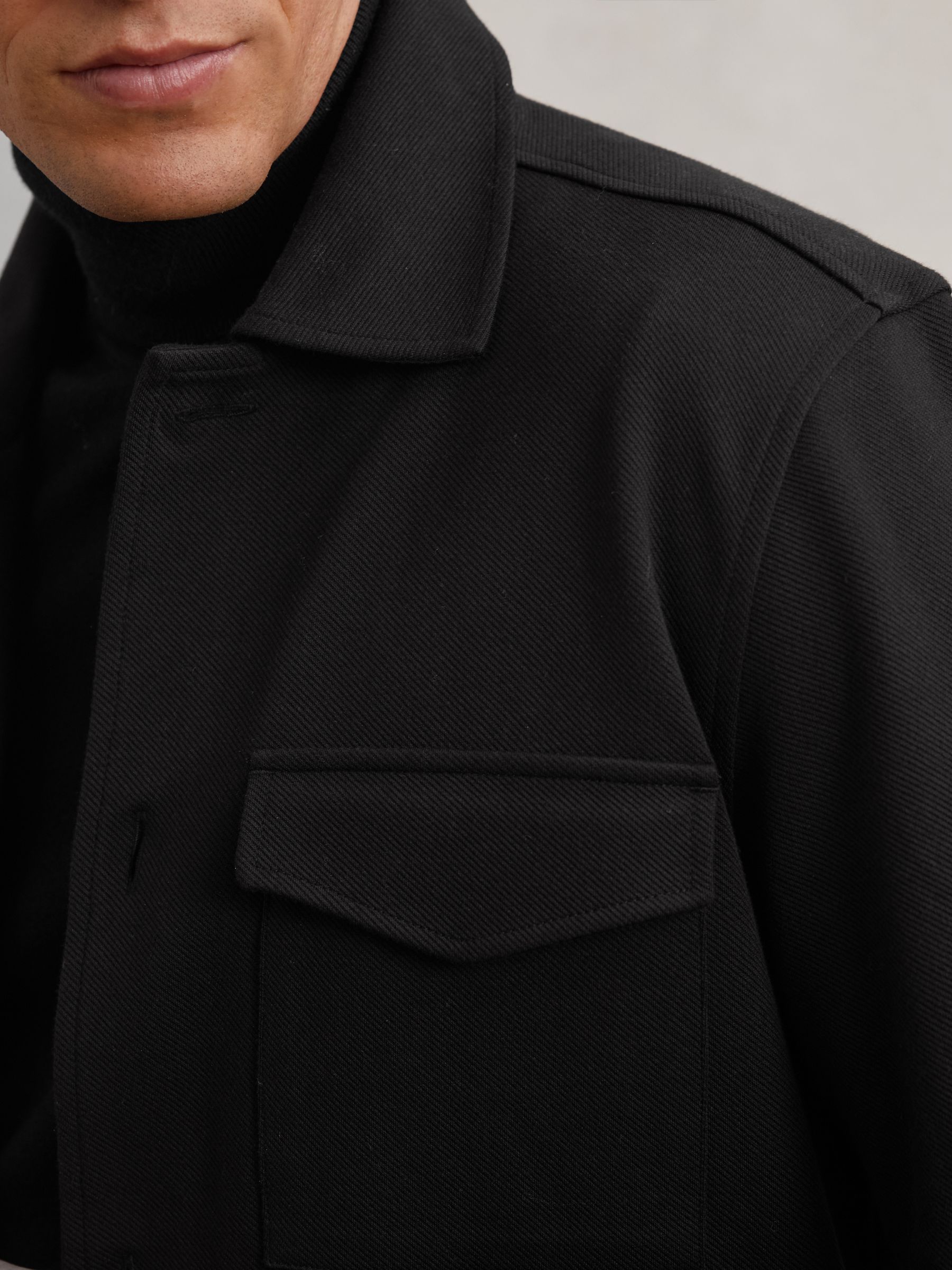 Twill Twin-Pocket Overshirt in Black