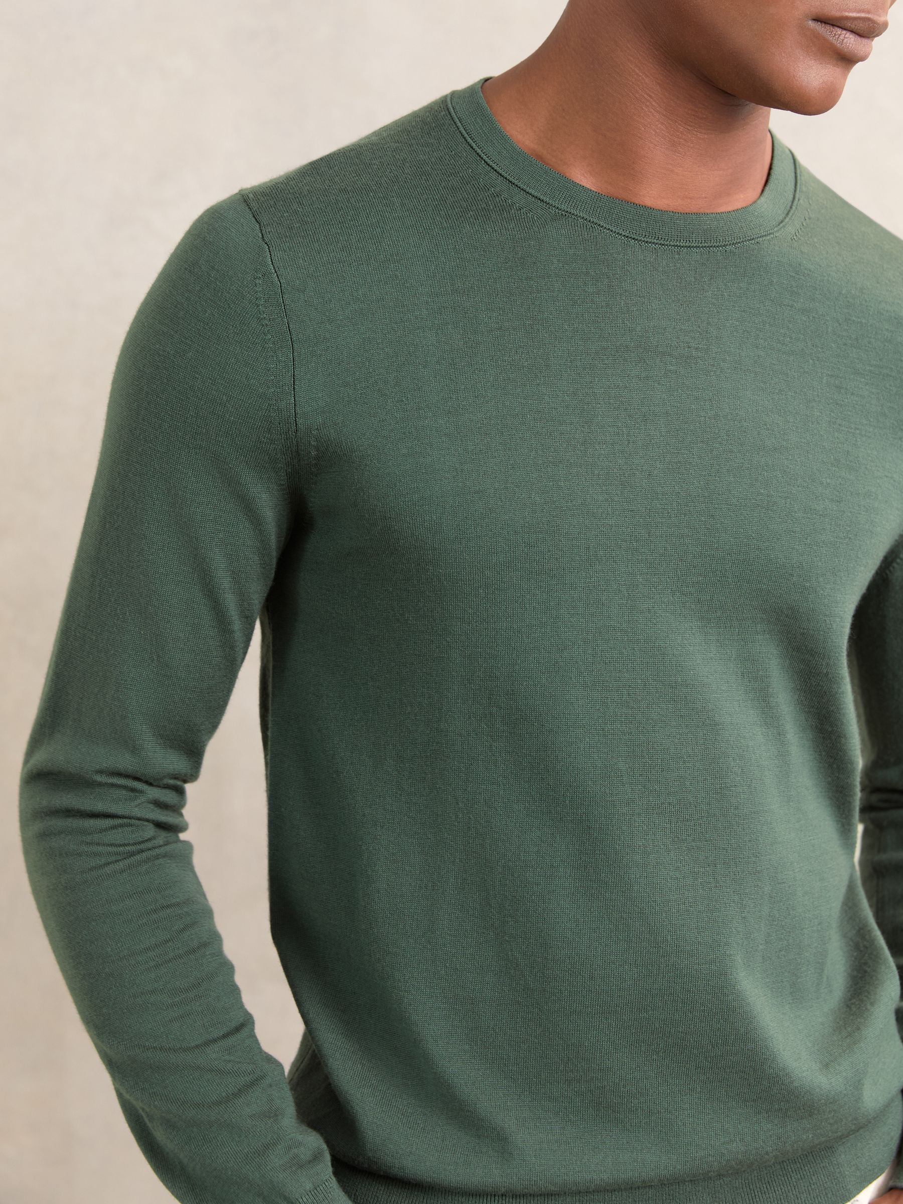 Merino-Wool Crew-Neck Jumper in Kale Green
