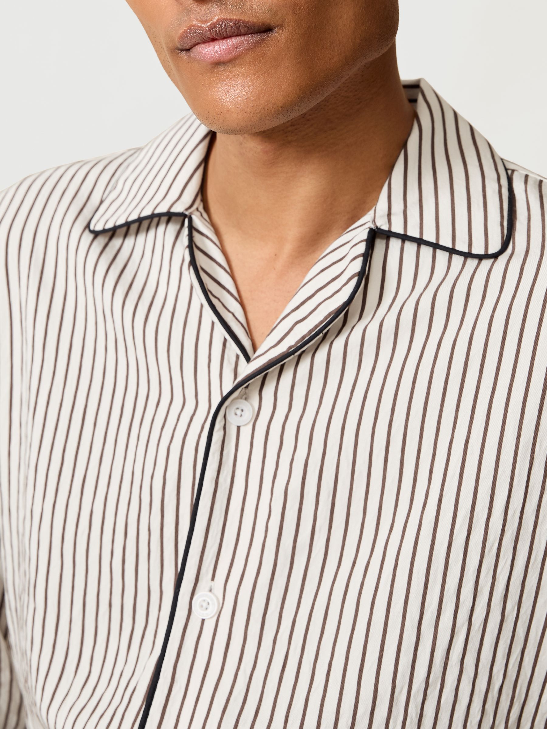 Stripe Cuban-Collar Piped Shirt in White/Brown