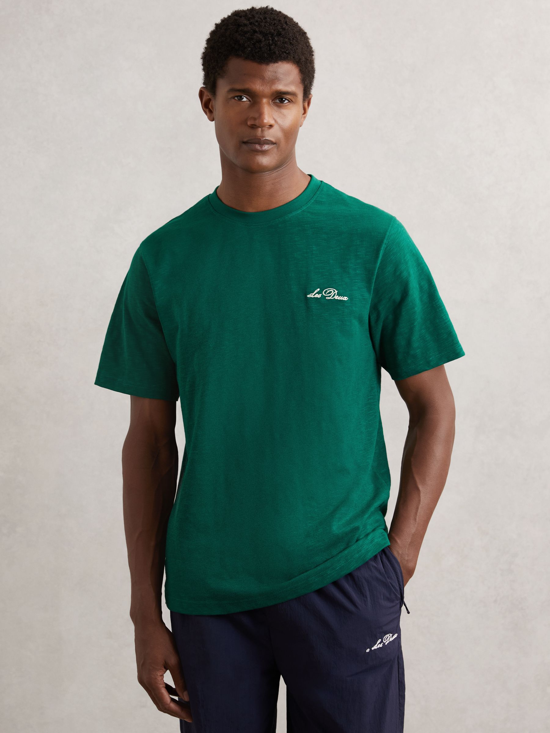 Les Deux Cotton Graphic-Print T-Shirt in Evergreen