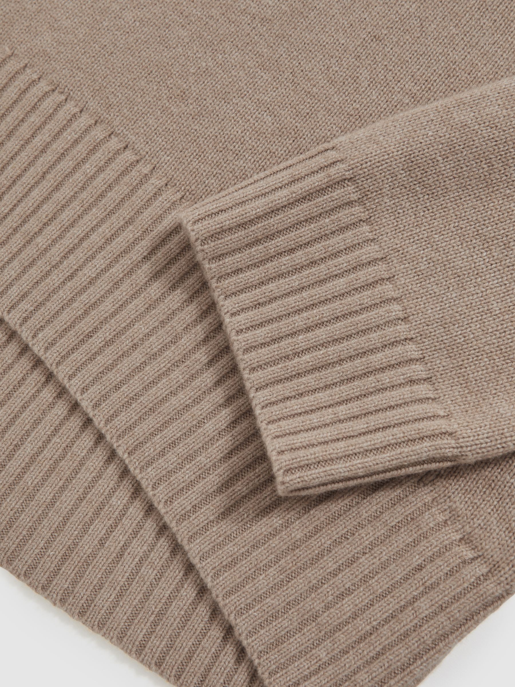 Wool-Cashmere Roll-Neck Jumper in Oatmeal Neutral