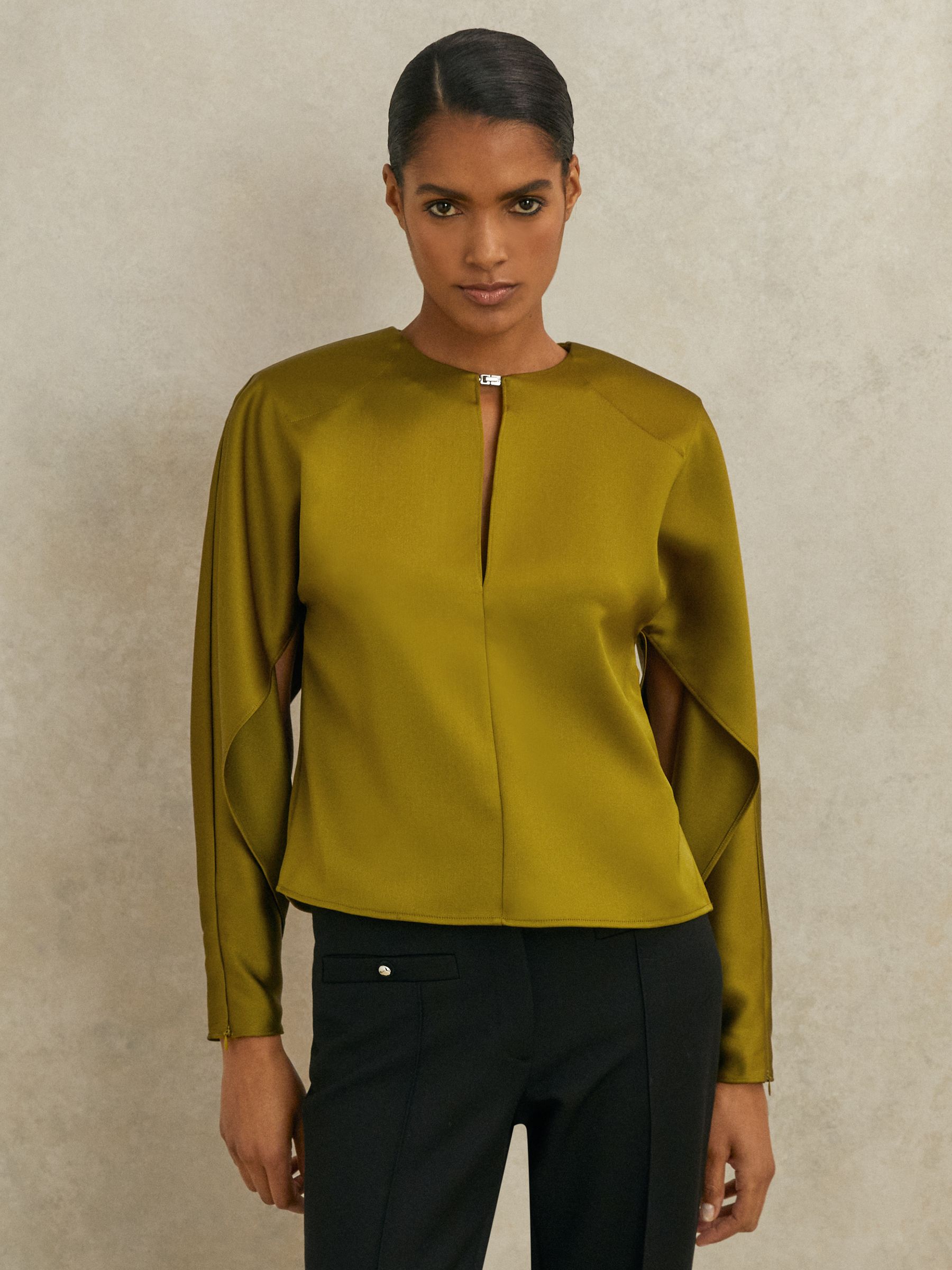 Atelier Satin Turn-Lock Top in Green