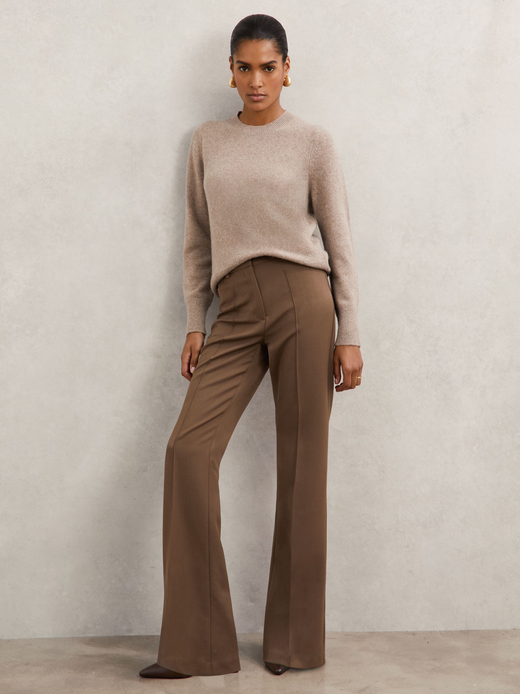 100% Cashmere Crew-Neck Jumper in Oatmeal Neutral