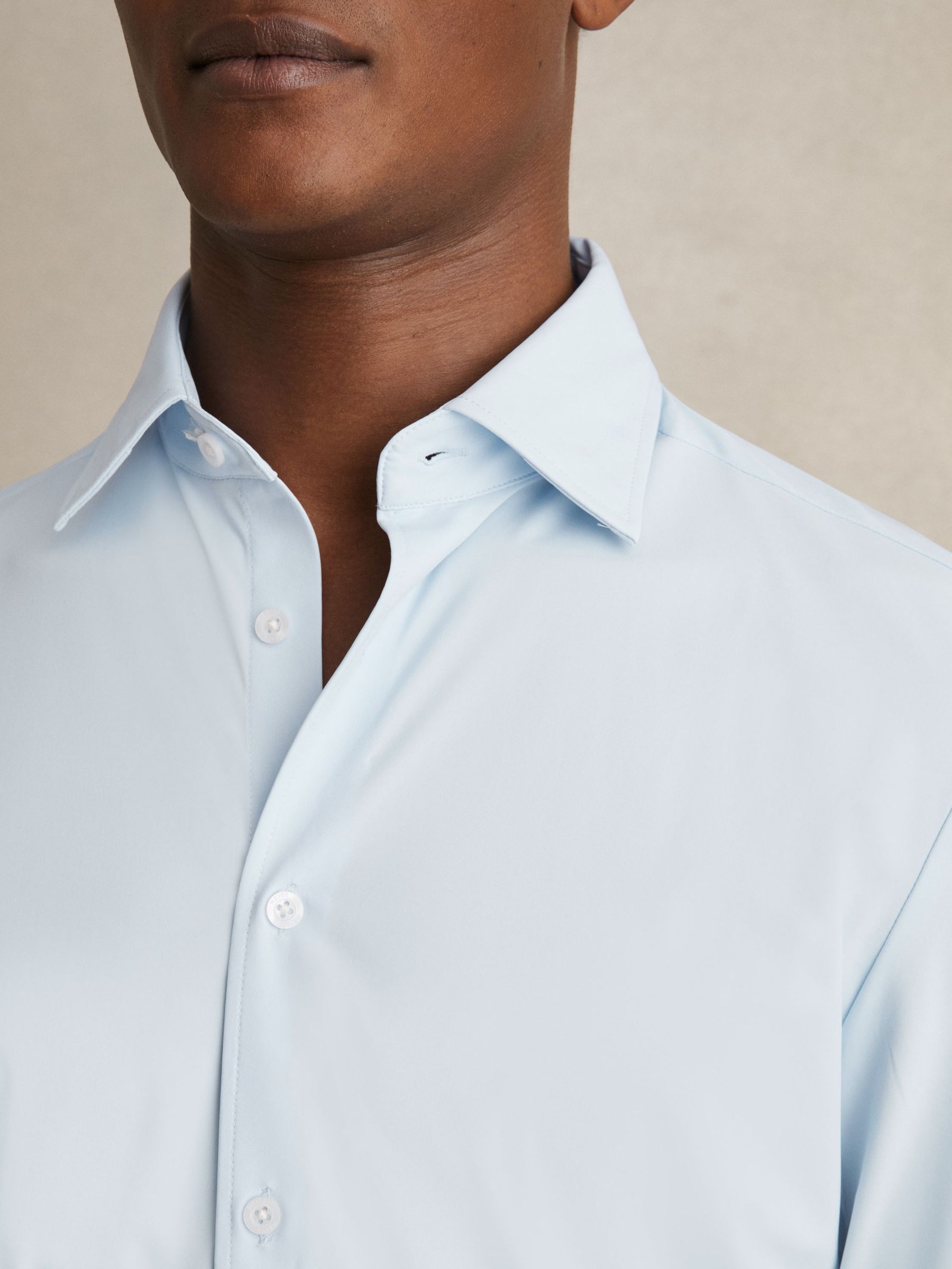 Long-Sleeve Travel Shirt in Soft Blue